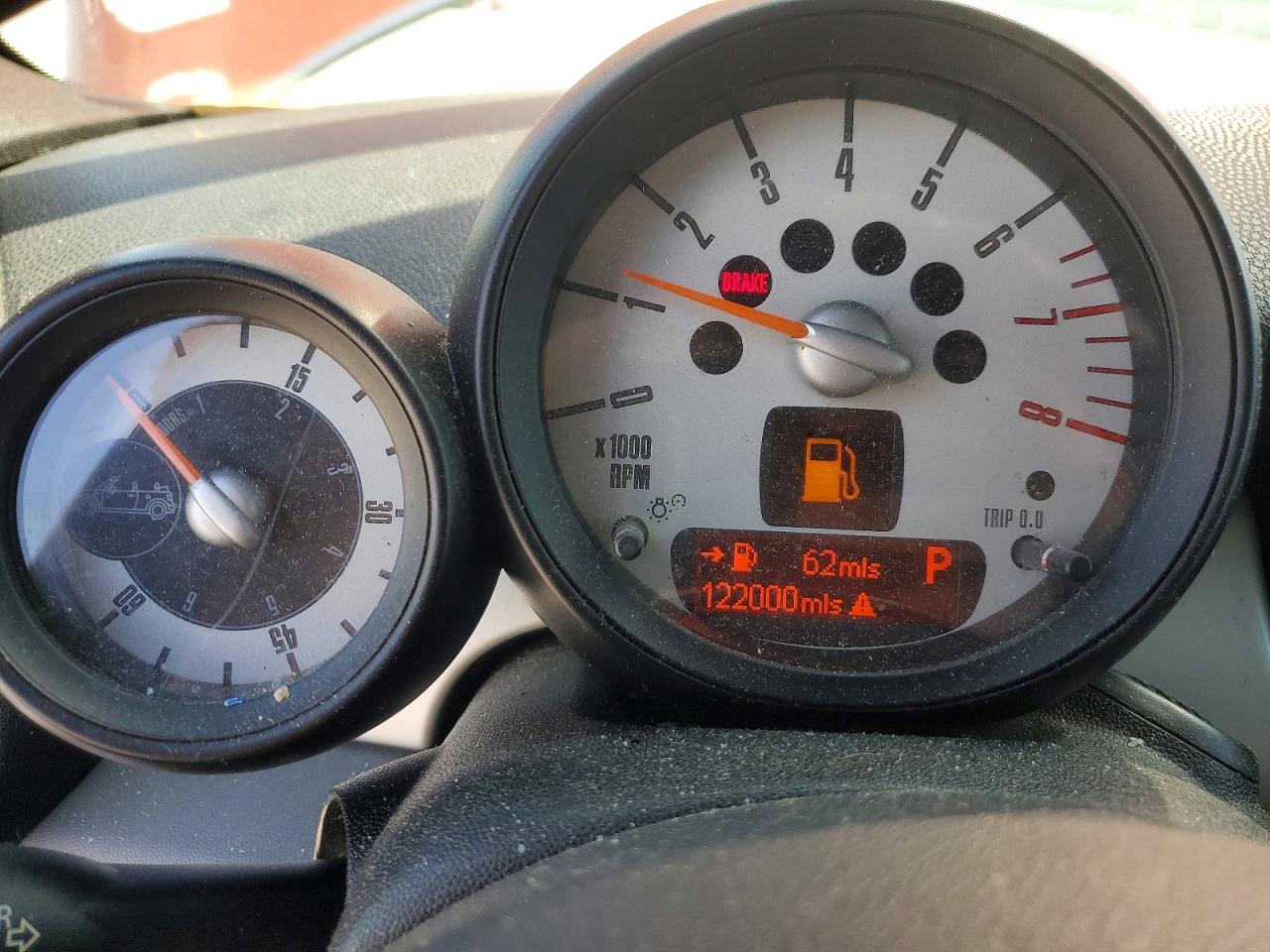 2011 Mini Cooper Orange vin: WMWZN3C53BT133061