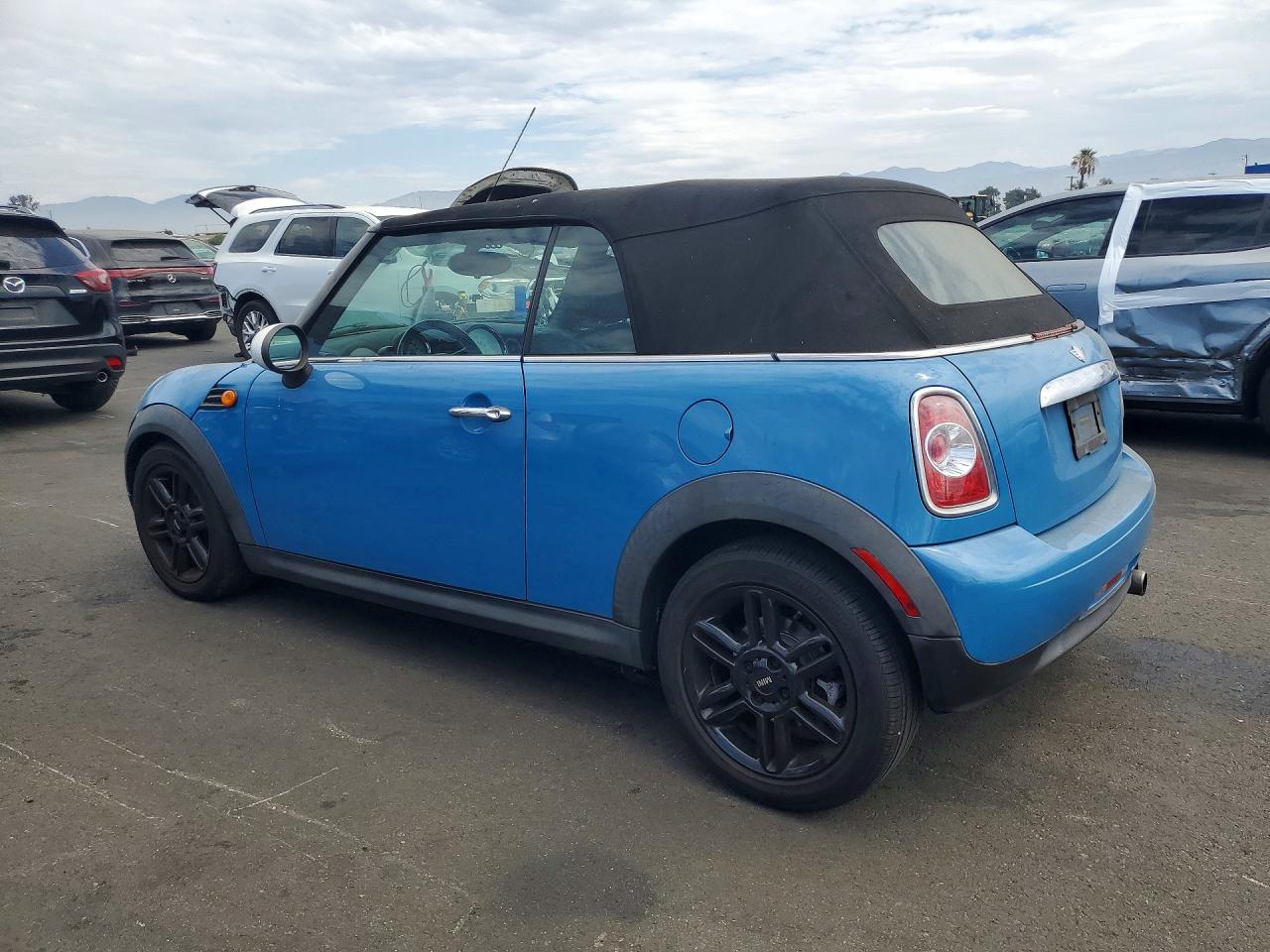 2014 Mini Cooper Blue vin: WMWZN3C53ET570000