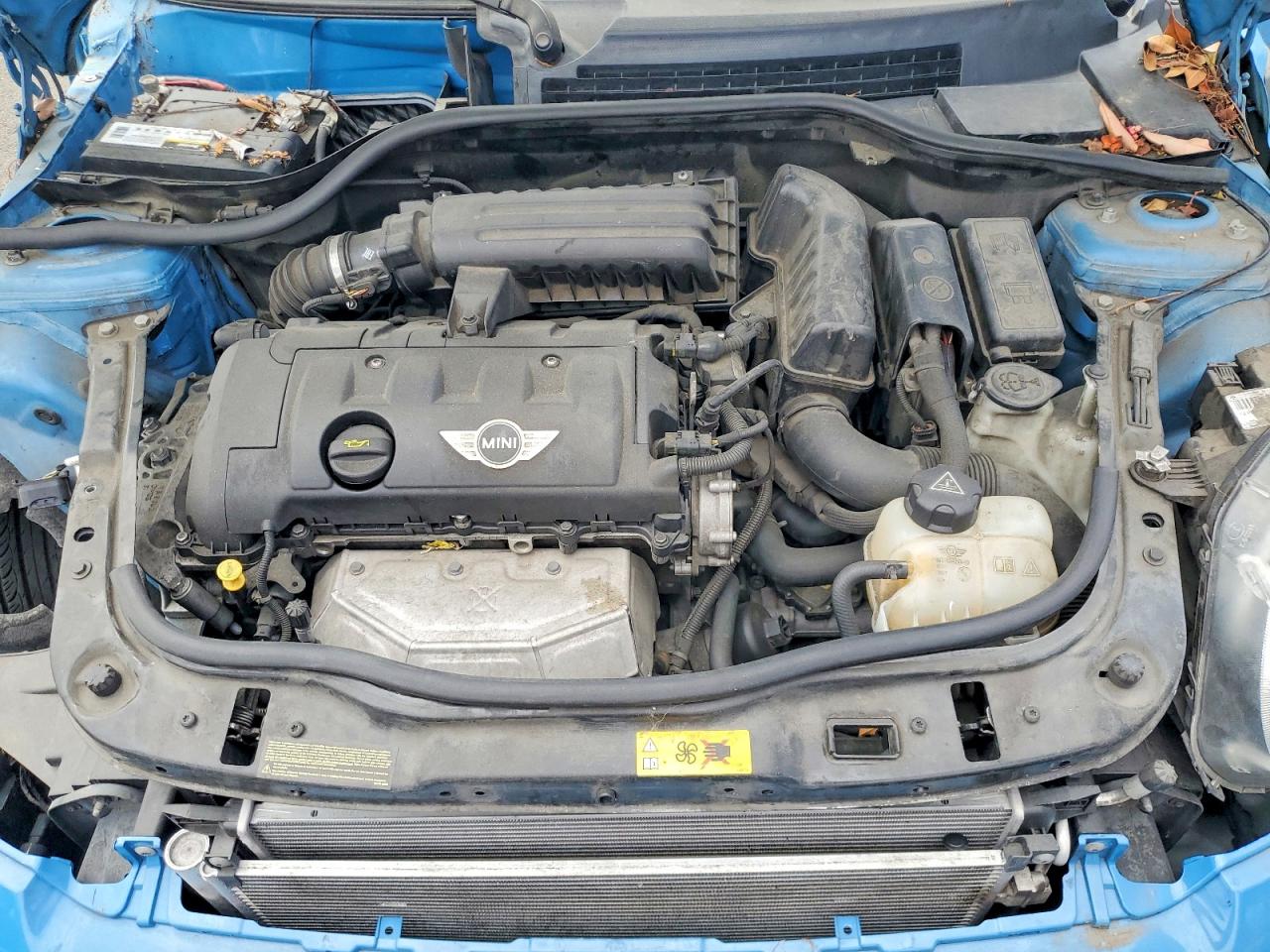 2014 Mini Cooper Blue vin: WMWZN3C53ET570000