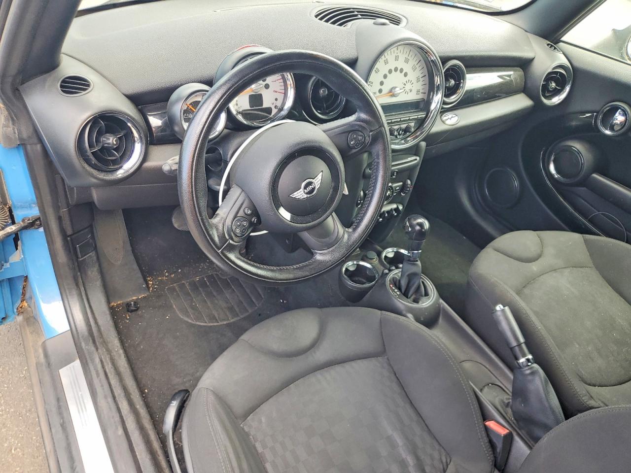 2014 Mini Cooper Blue vin: WMWZN3C53ET570000