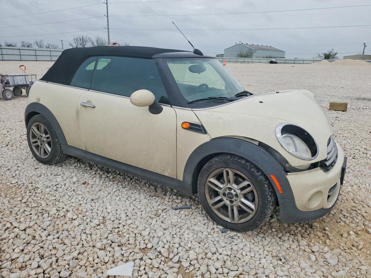 2012 Mini Cooper White vin: WMWZN3C55CT133760