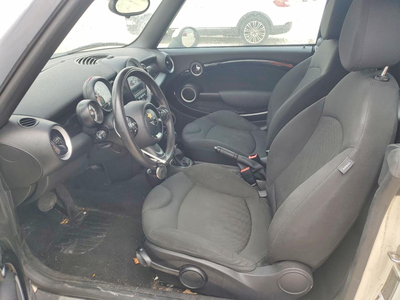 2012 Mini Cooper White vin: WMWZN3C55CT133760