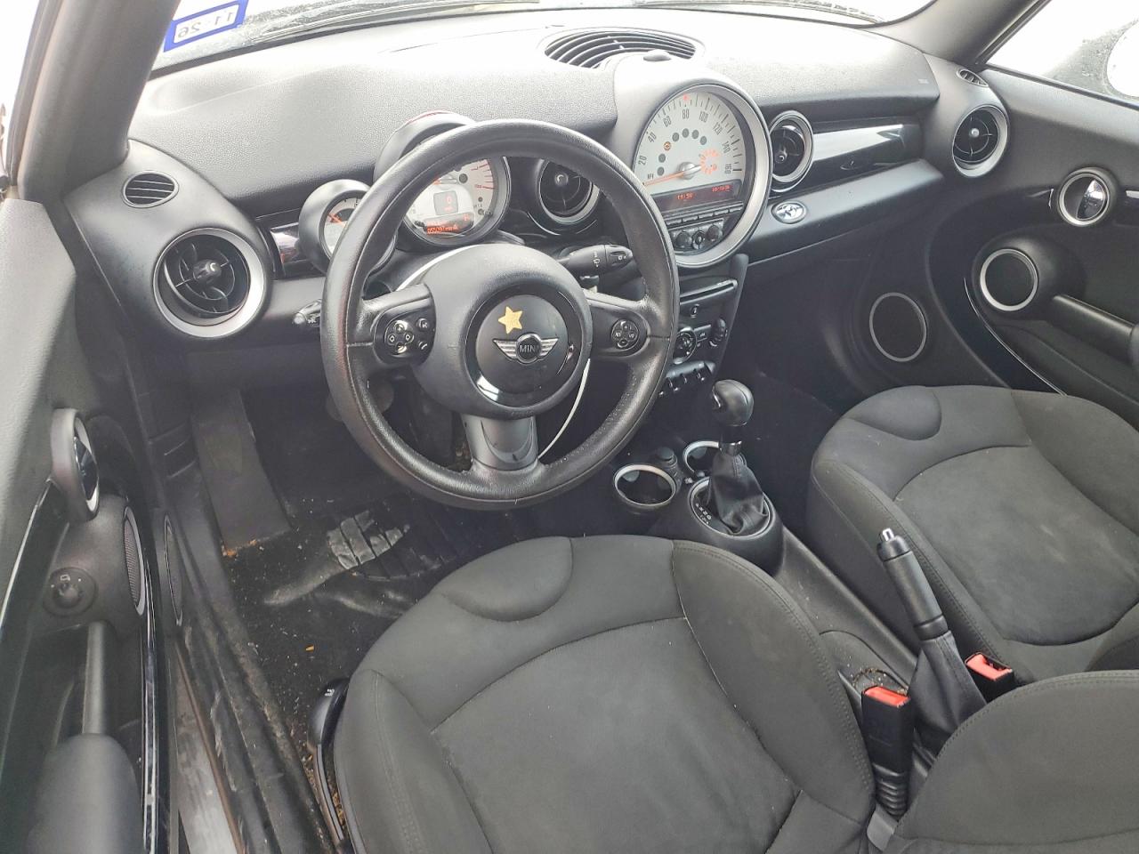 2012 Mini Cooper White vin: WMWZN3C55CT133760