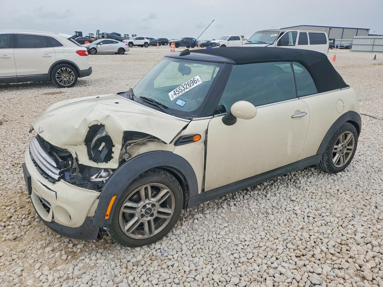 2012 Mini Cooper White vin: WMWZN3C55CT133760
