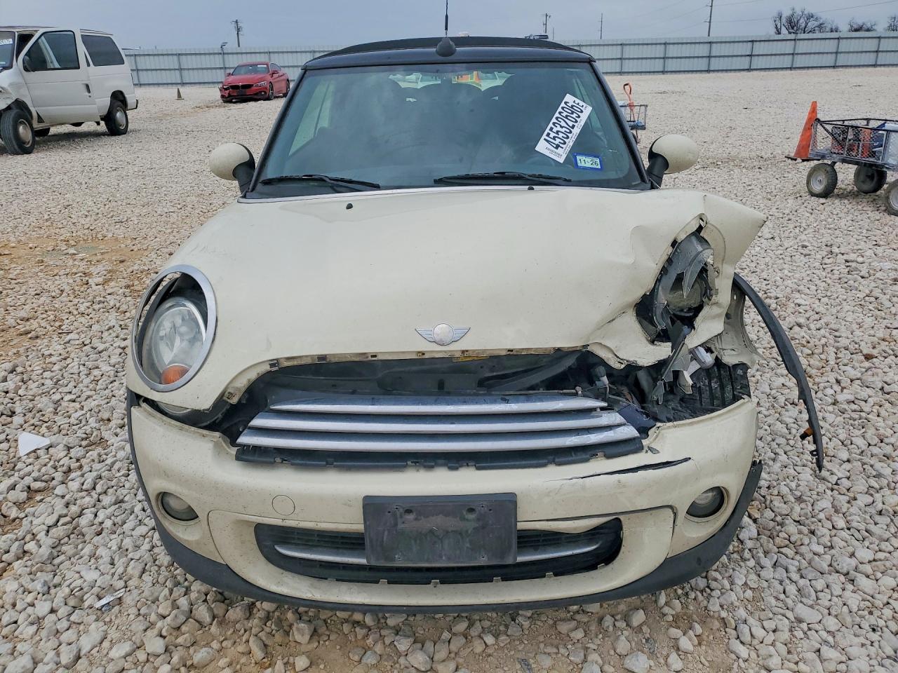 2012 Mini Cooper White vin: WMWZN3C55CT133760