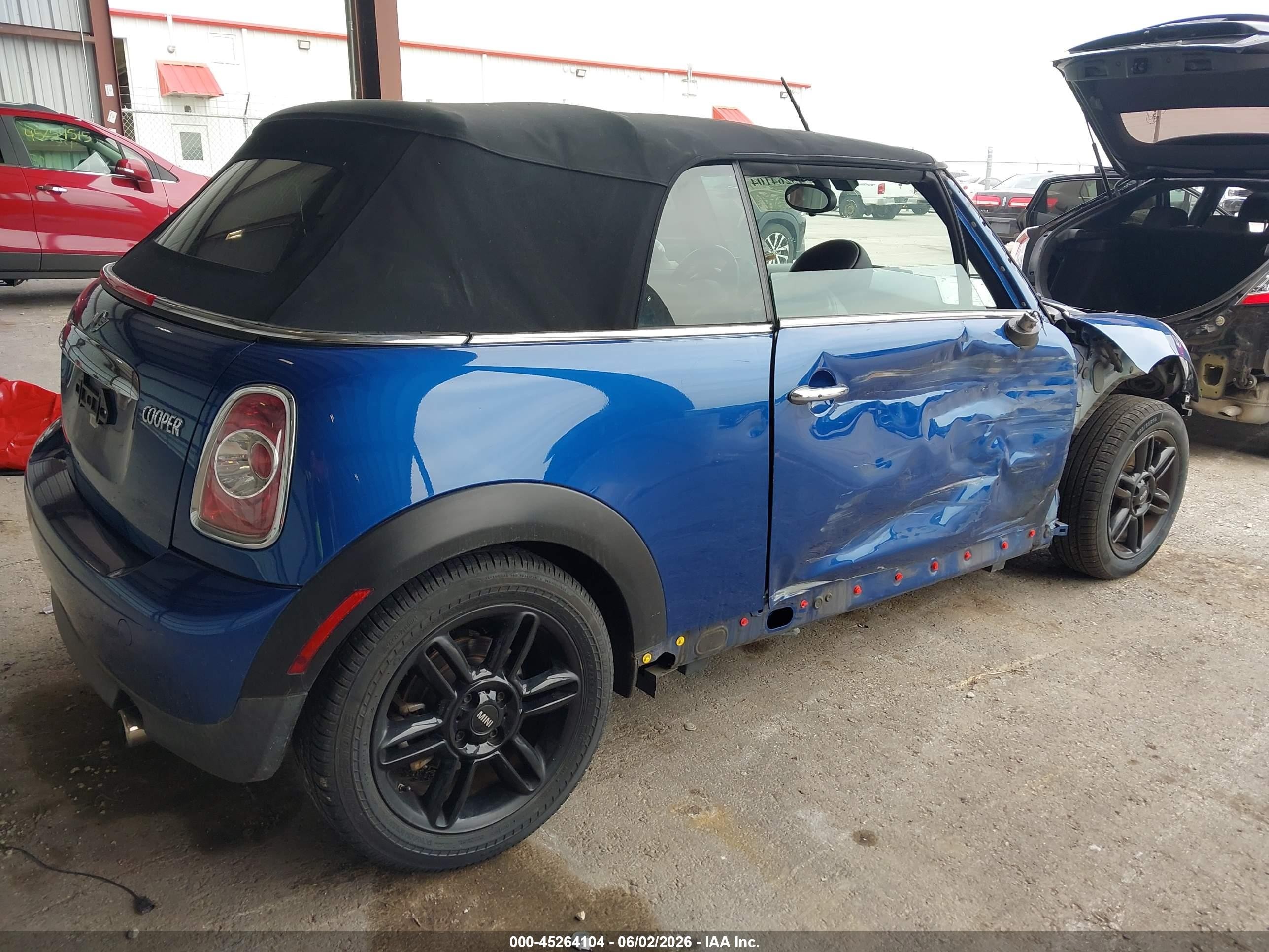 2015 Mini Convertible Cooper Blue vin: WMWZN3C55FT862667