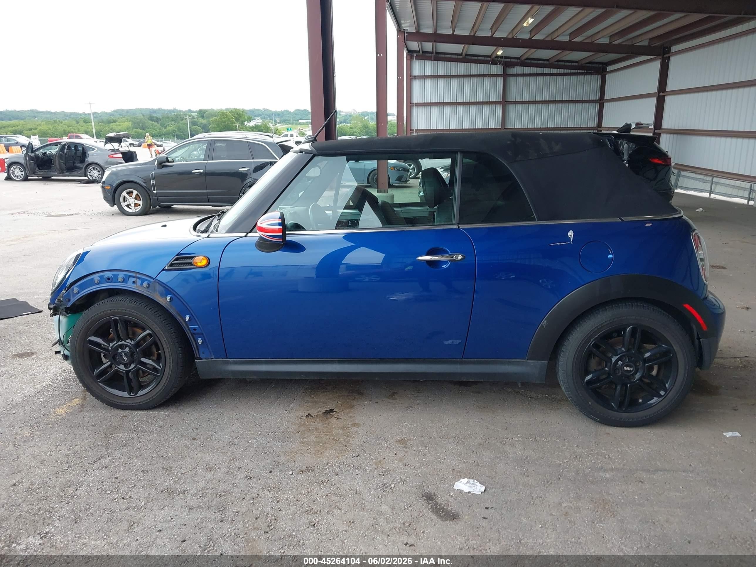 2015 Mini Convertible Cooper Blue vin: WMWZN3C55FT862667