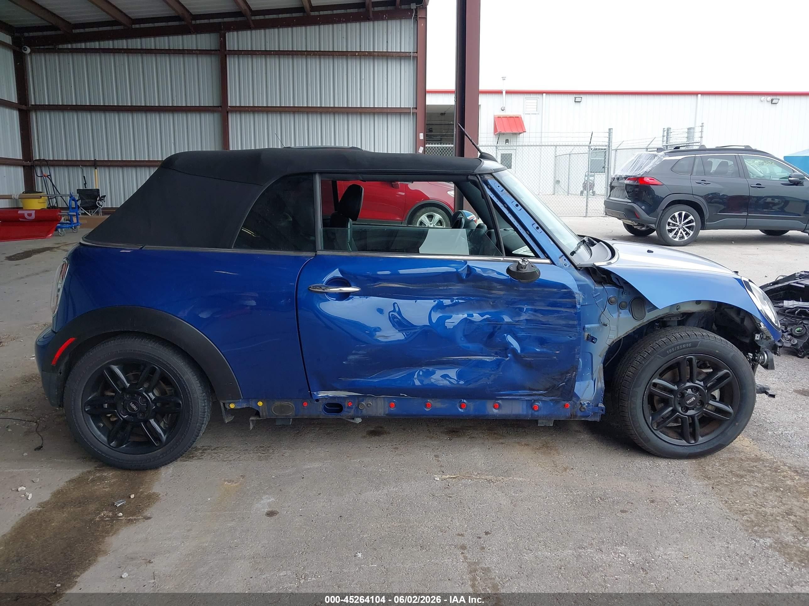 2015 Mini Convertible Cooper Blue vin: WMWZN3C55FT862667