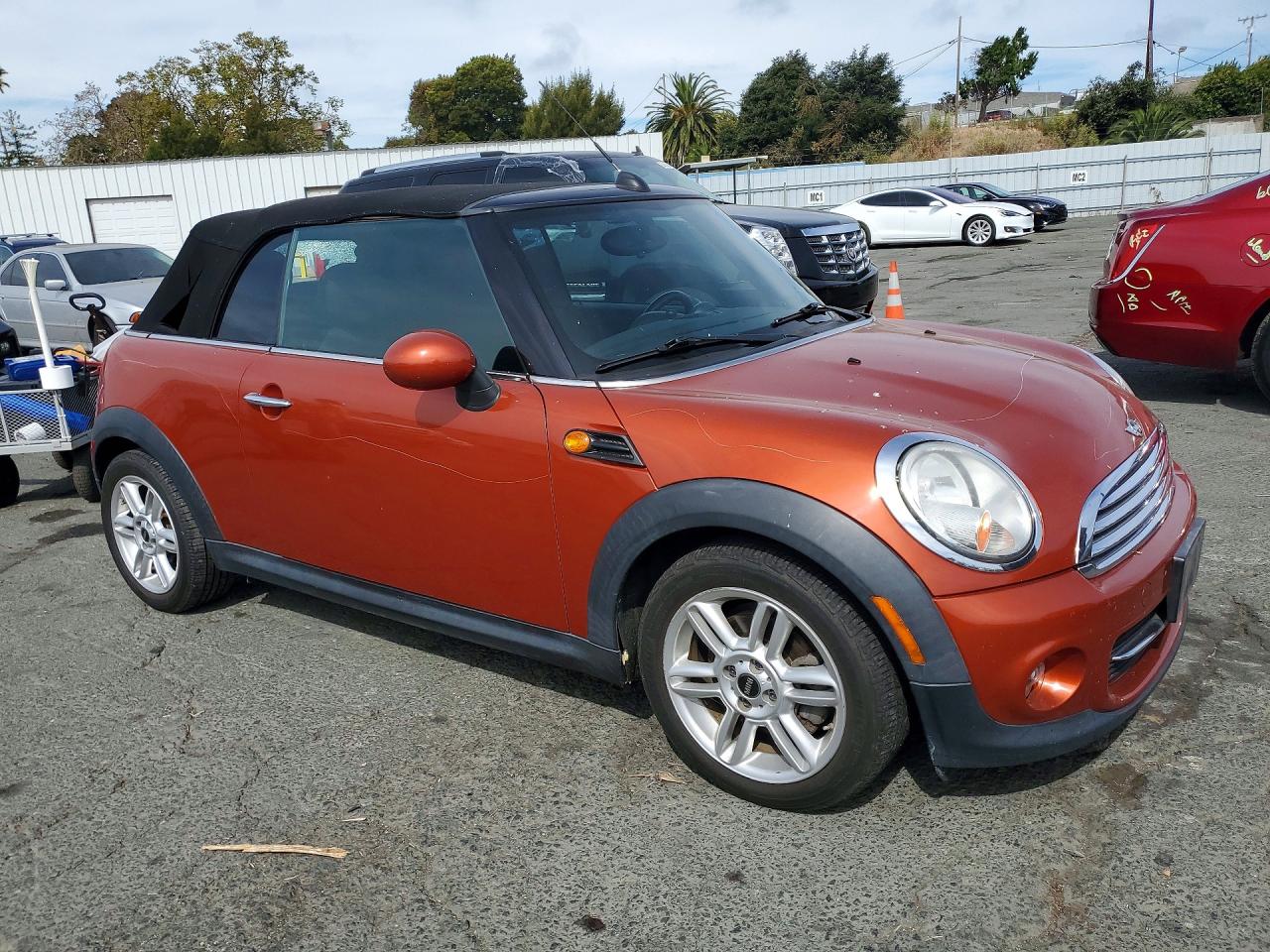 2012 Mini Cooper Orange vin: WMWZN3C56CT134562