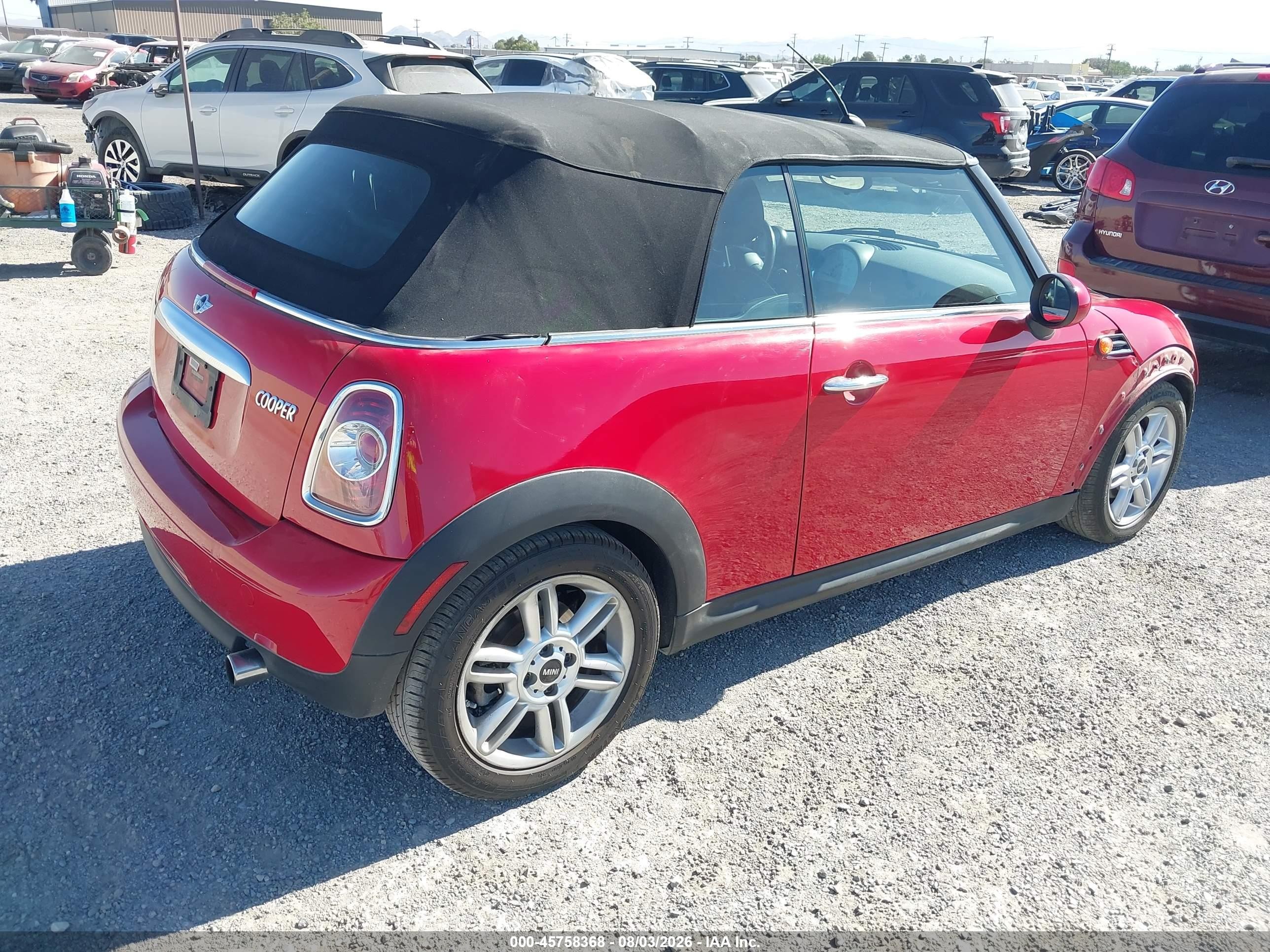 2014 Mini Convertible Cooper Red vin: WMWZN3C56ET569522