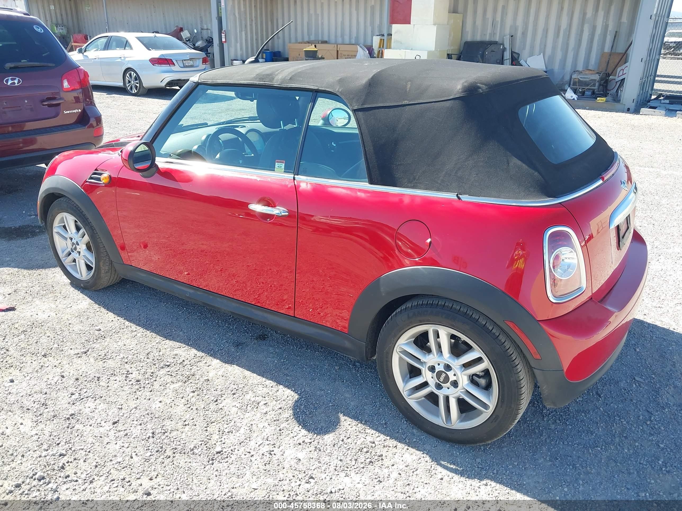 2014 Mini Convertible Cooper Red vin: WMWZN3C56ET569522