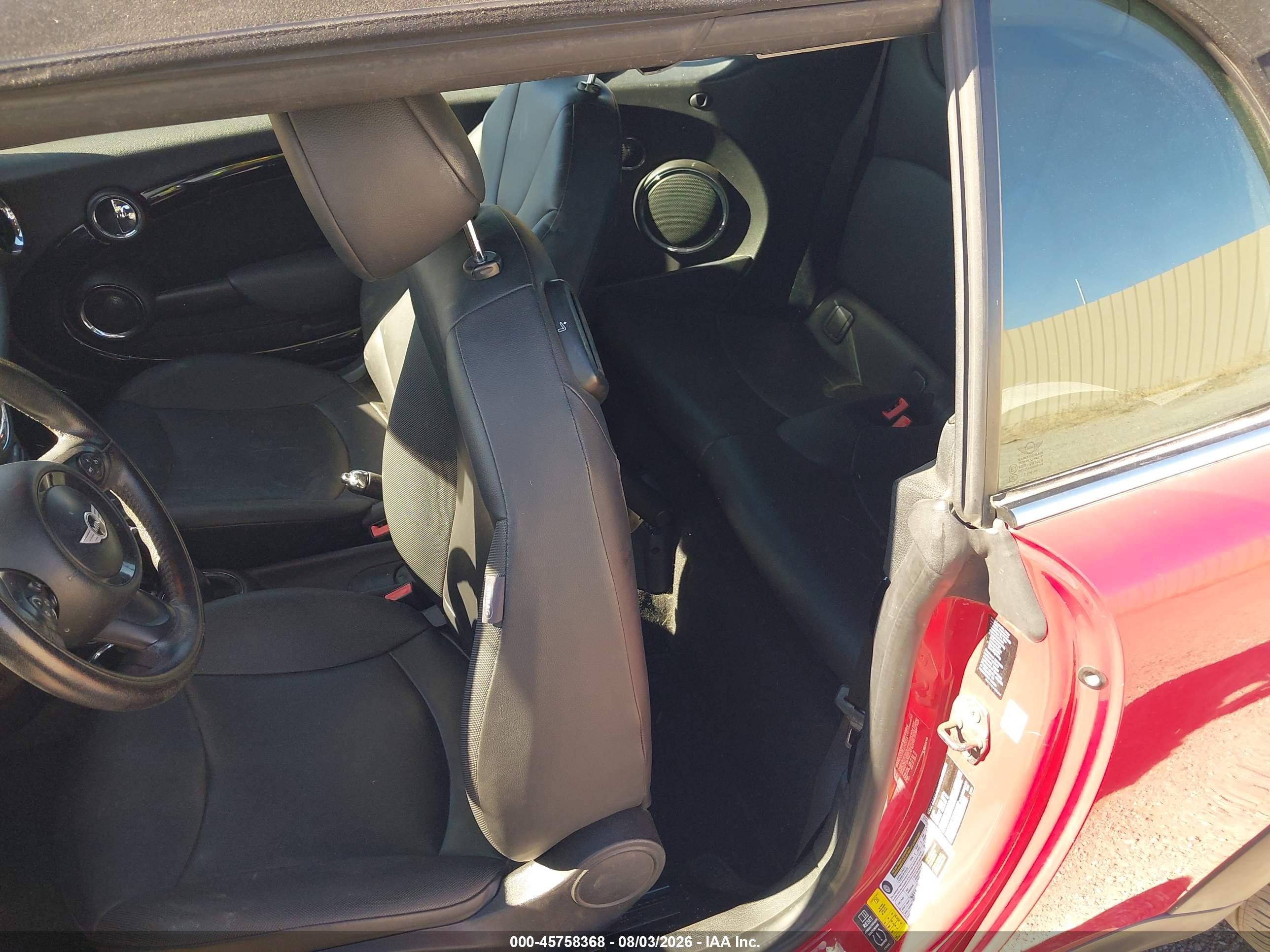 2014 Mini Convertible Cooper Red vin: WMWZN3C56ET569522