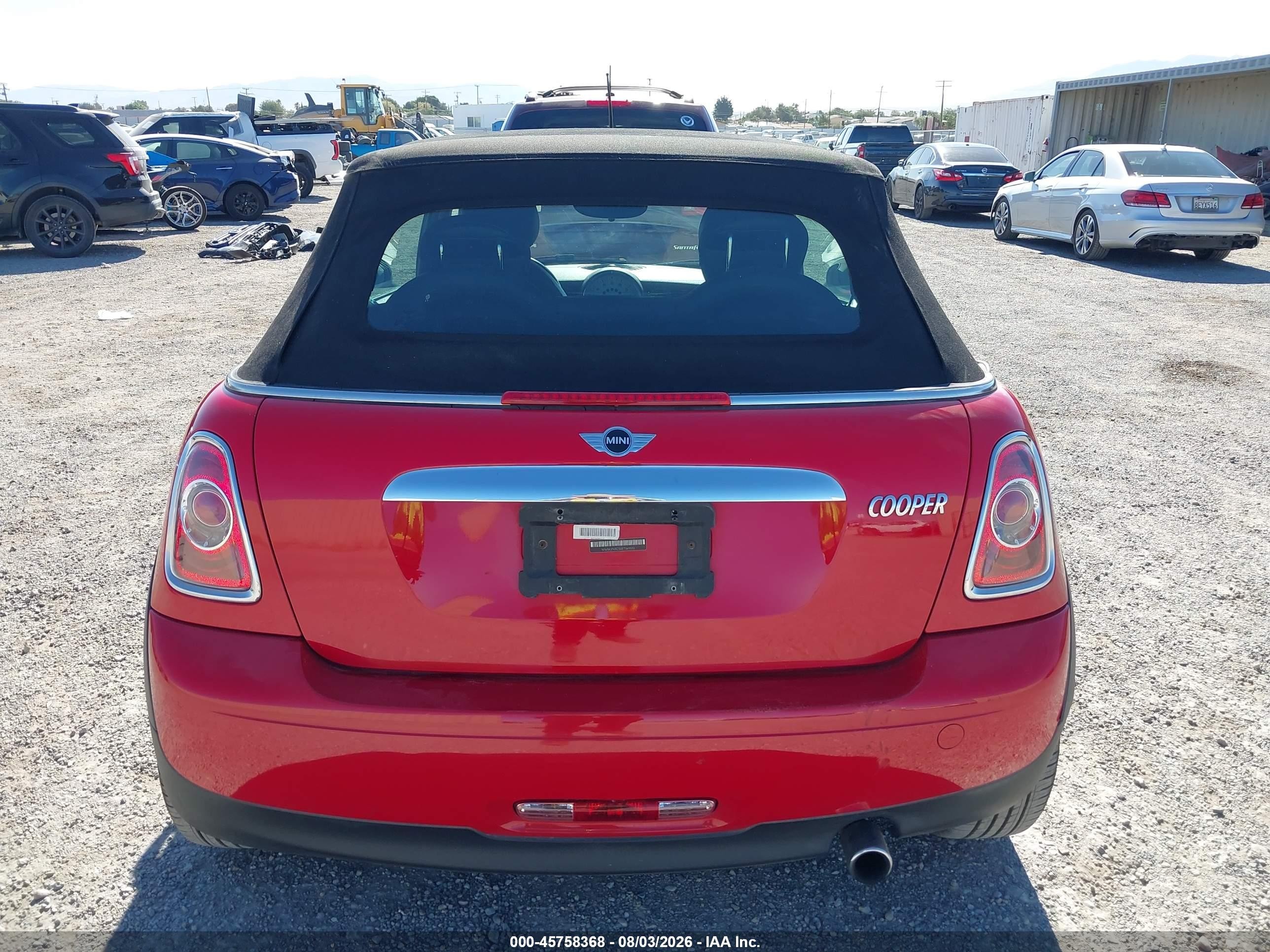 2014 Mini Convertible Cooper Red vin: WMWZN3C56ET569522