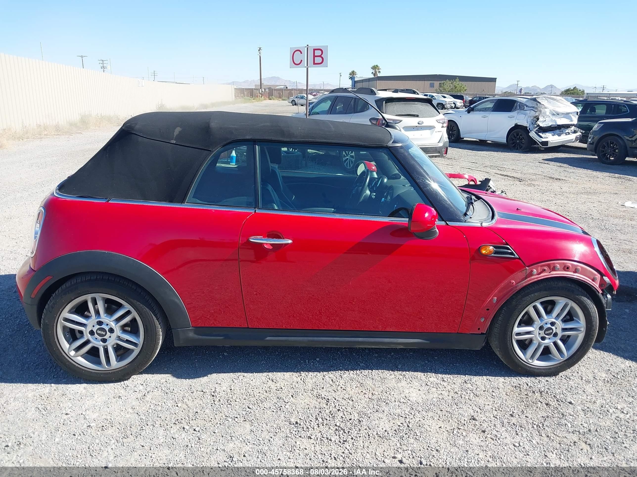 2014 Mini Convertible Cooper Red vin: WMWZN3C56ET569522