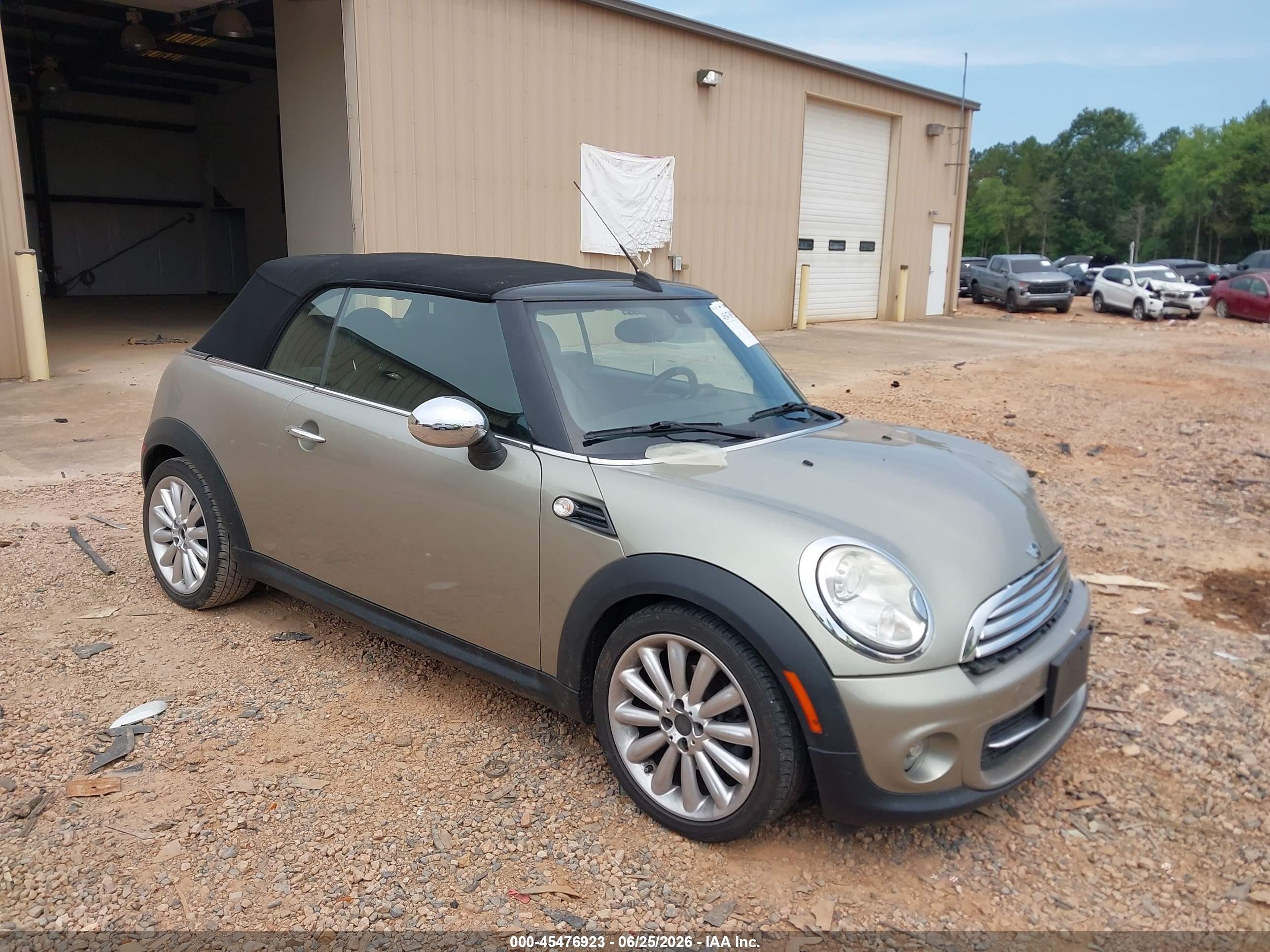 2011 Mini Cooper   Бежевый vin: WMWZN3C59BTZ78187