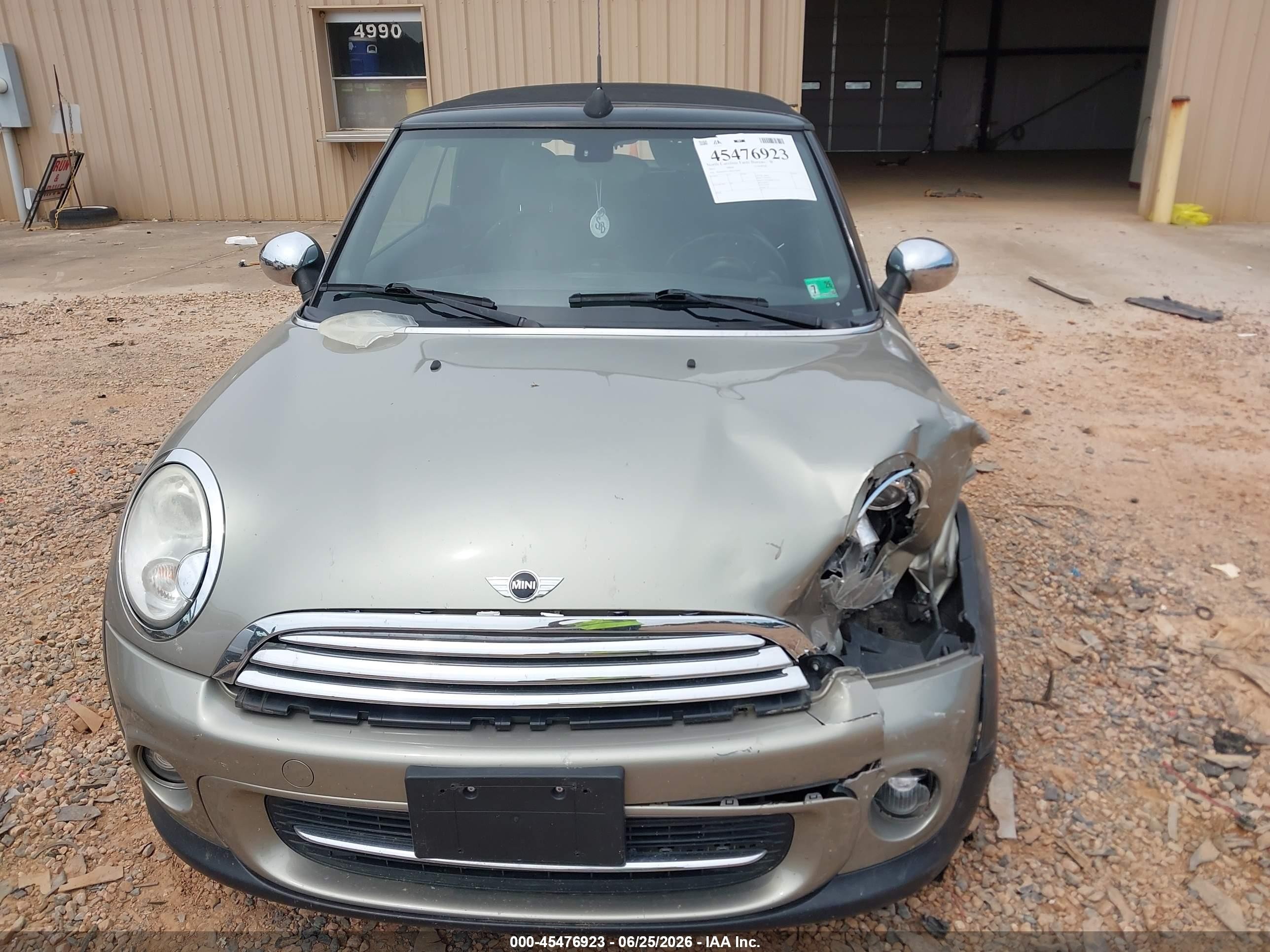 2011 Mini Cooper   Бежевый vin: WMWZN3C59BTZ78187