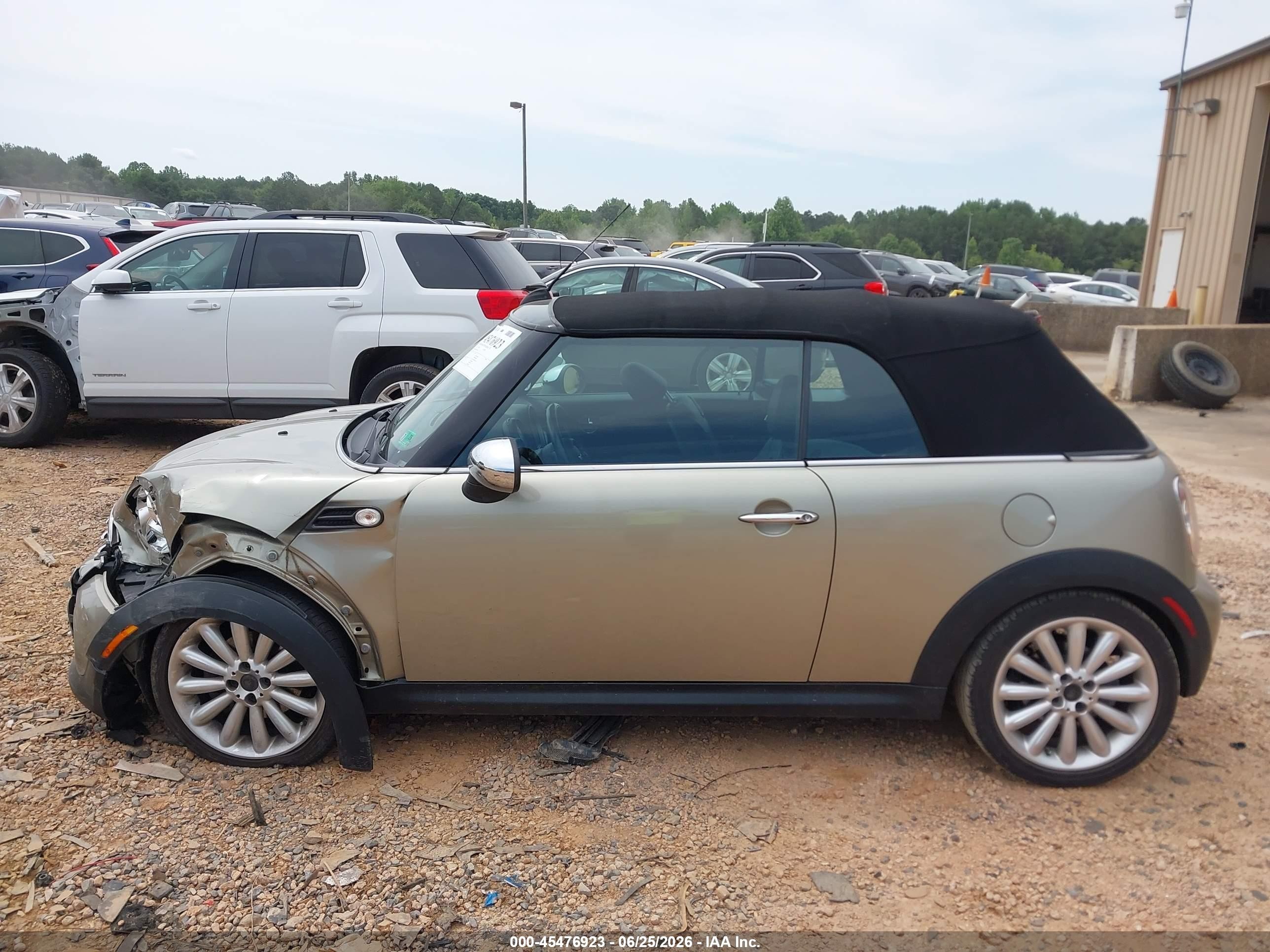 2011 Mini Cooper   Бежевый vin: WMWZN3C59BTZ78187