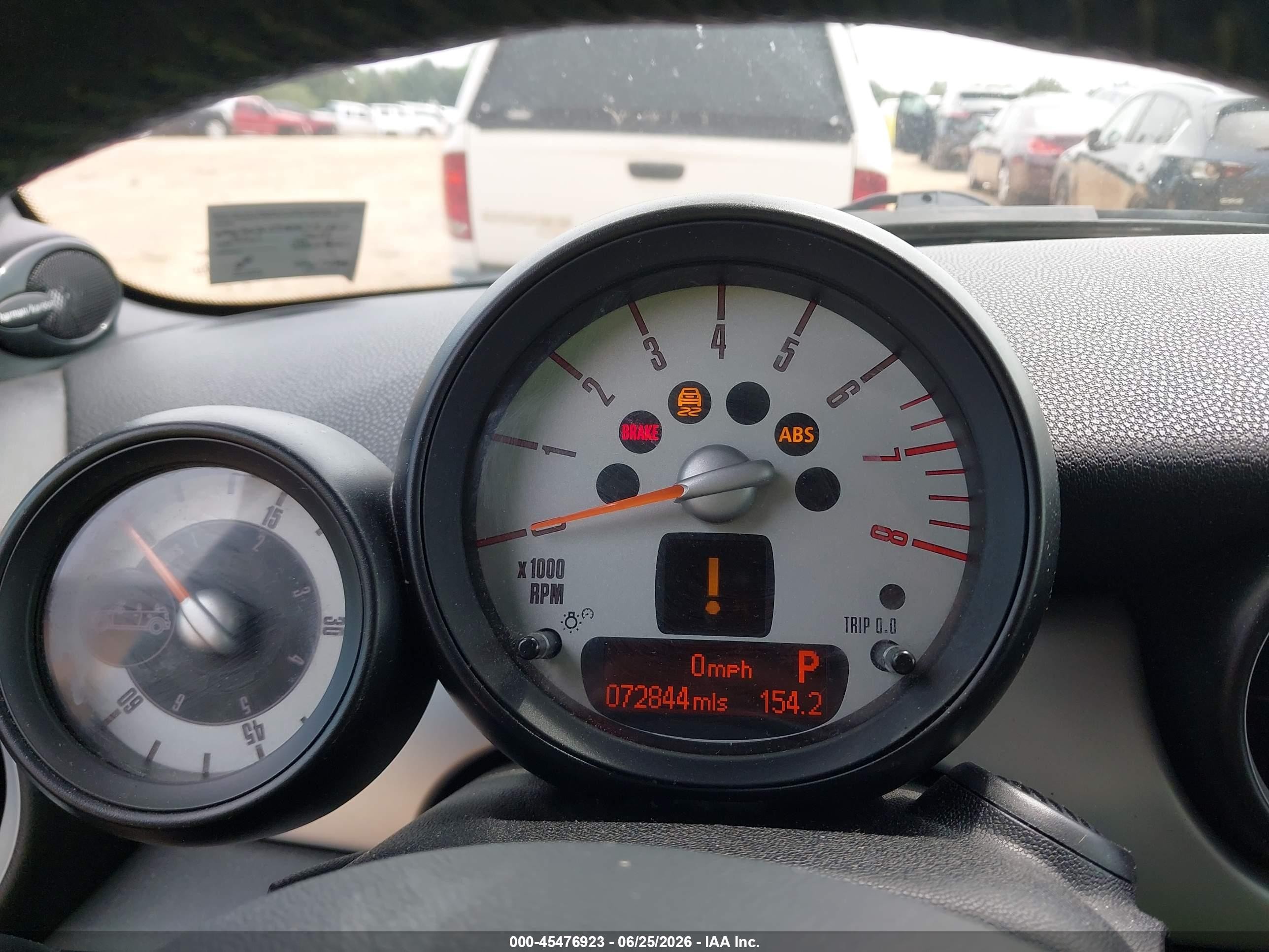2011 Mini Cooper   Бежевый vin: WMWZN3C59BTZ78187