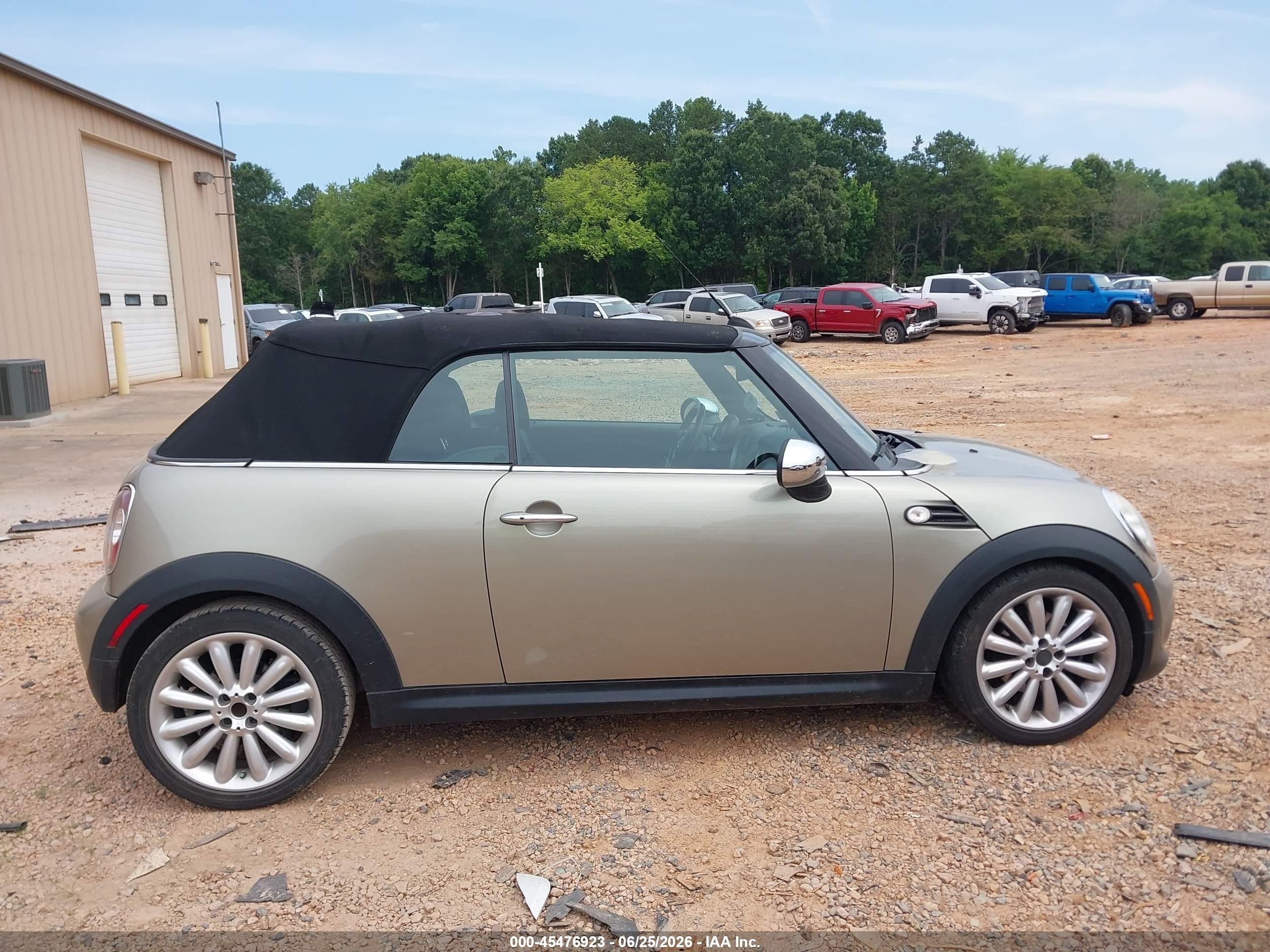 2011 Mini Cooper   Бежевый vin: WMWZN3C59BTZ78187
