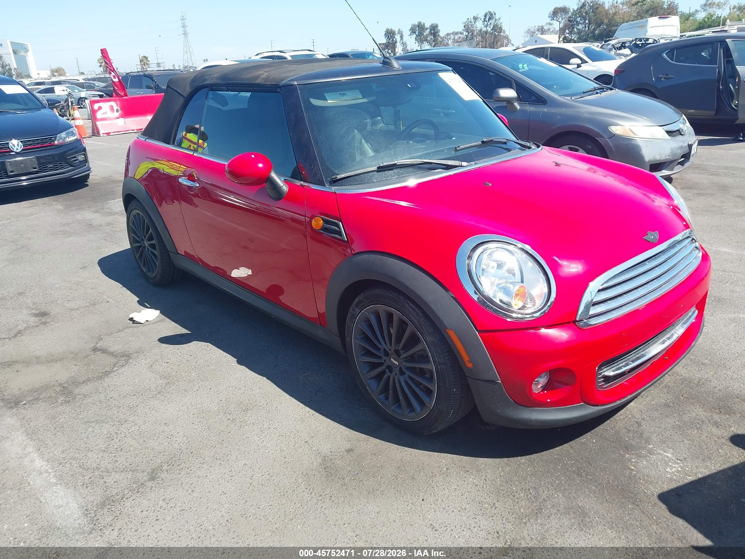 2015 Mini Convertible Cooper Red vin: WMWZN3C59FT862087