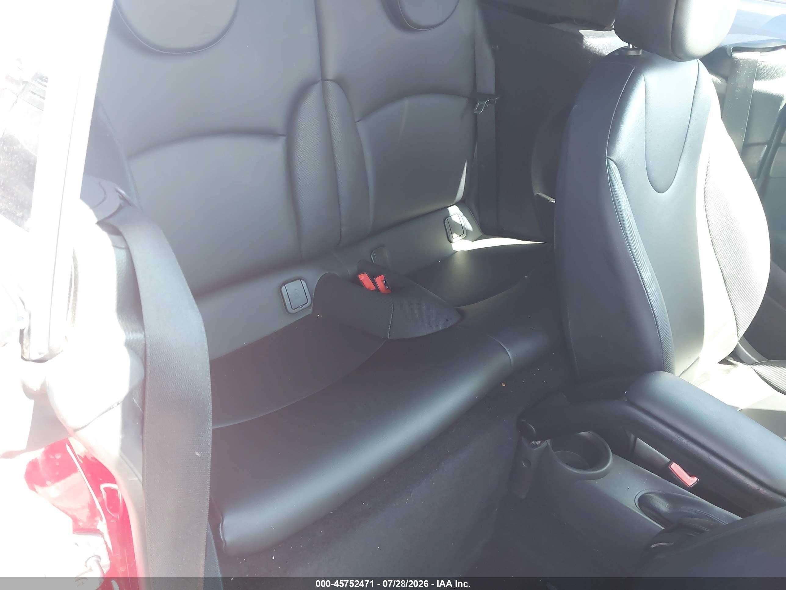 2015 Mini Convertible Cooper Red vin: WMWZN3C59FT862087