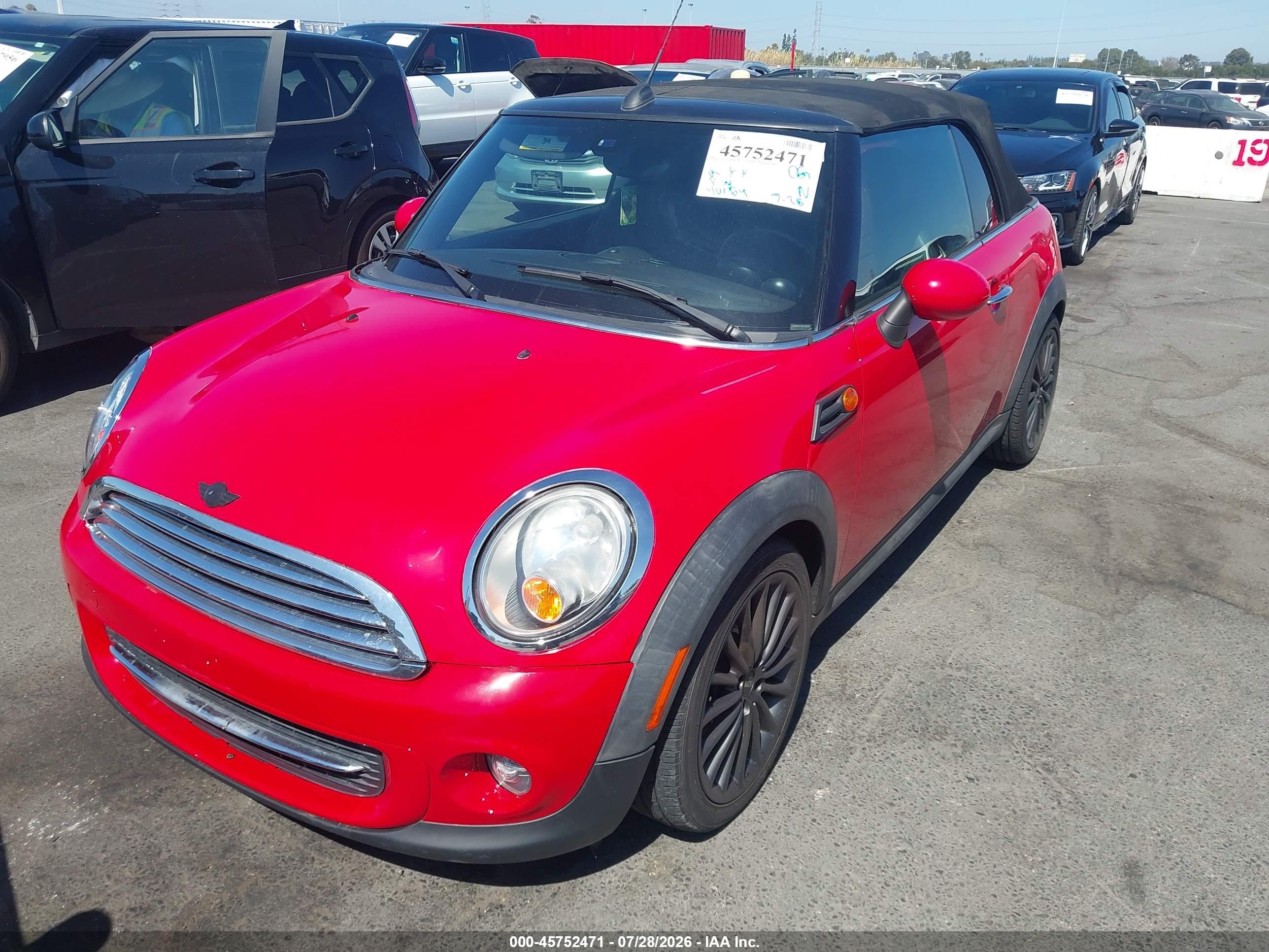 2015 Mini Convertible Cooper Red vin: WMWZN3C59FT862087