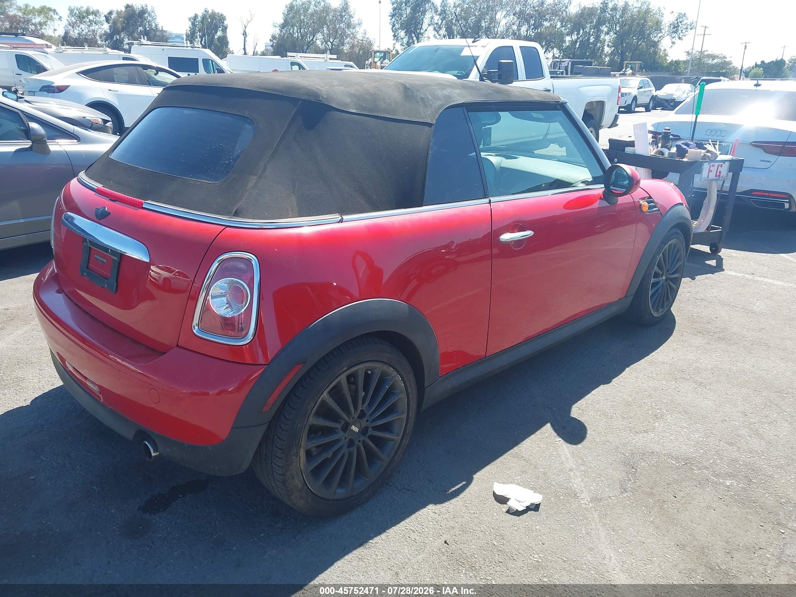 2015 Mini Convertible Cooper Red vin: WMWZN3C59FT862087