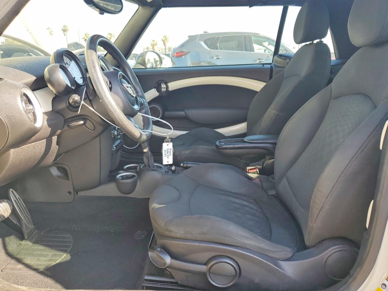 2013 Mini Cooper S Beige vin: WMWZP3C50DT705538