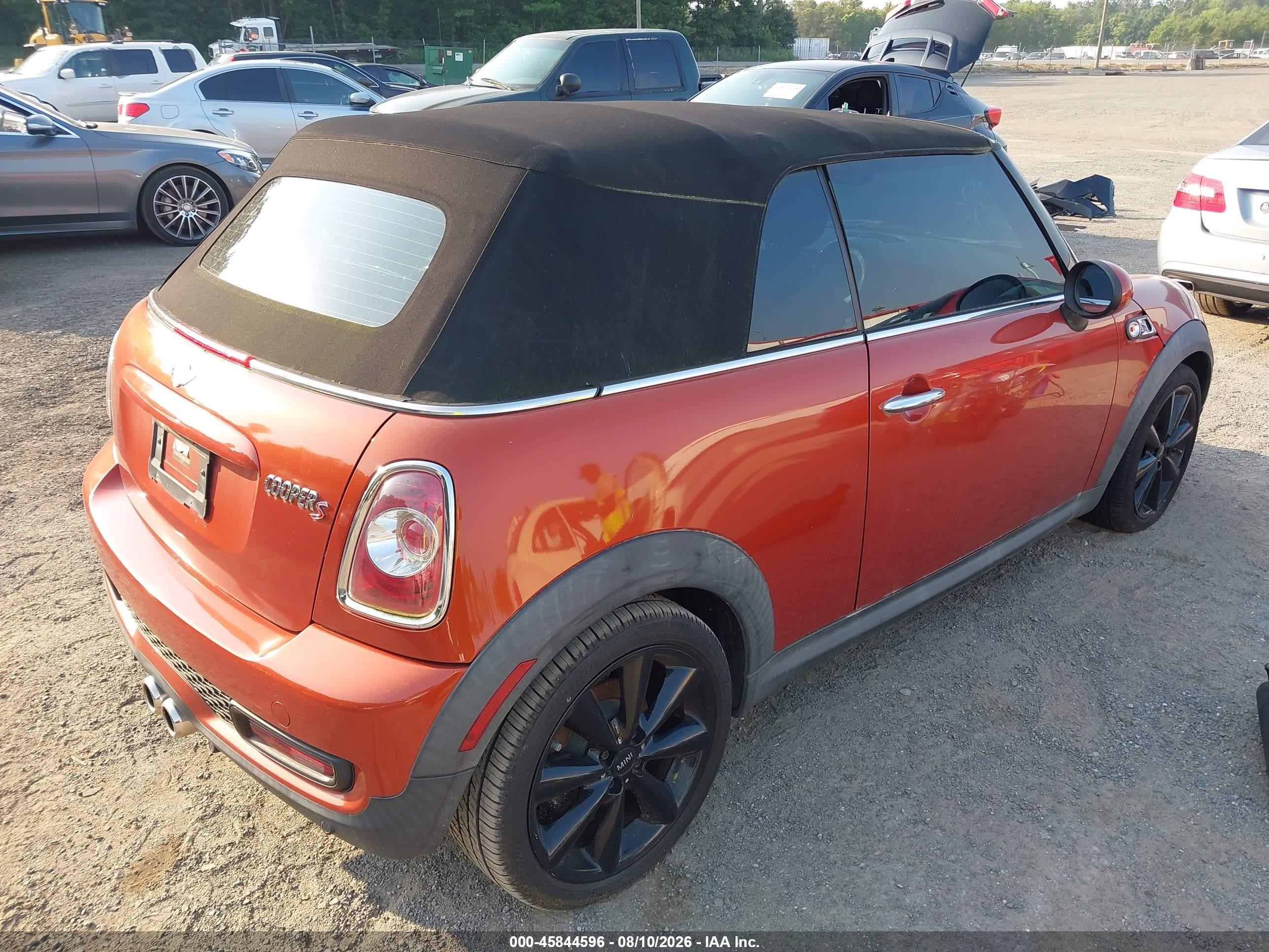 2014 Mini Convertible Cooper S Orange vin: WMWZP3C50ET707422