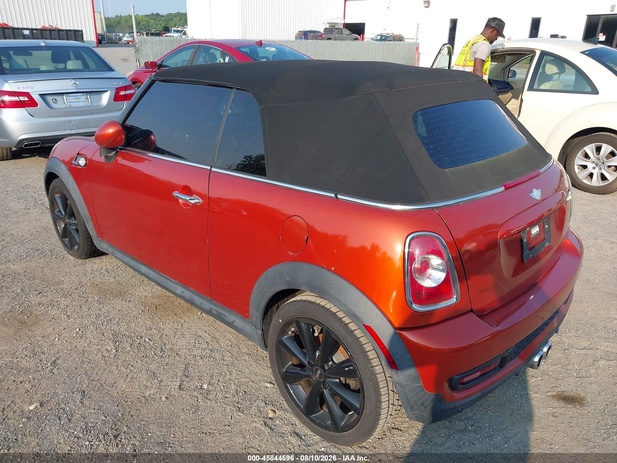 2014 Mini Convertible Cooper S Orange vin: WMWZP3C50ET707422