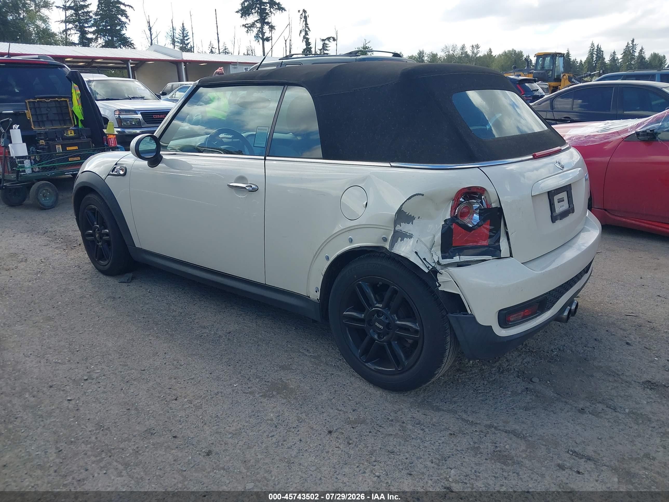 2012 Mini Cooper S   Белый vin: WMWZP3C51CT250357