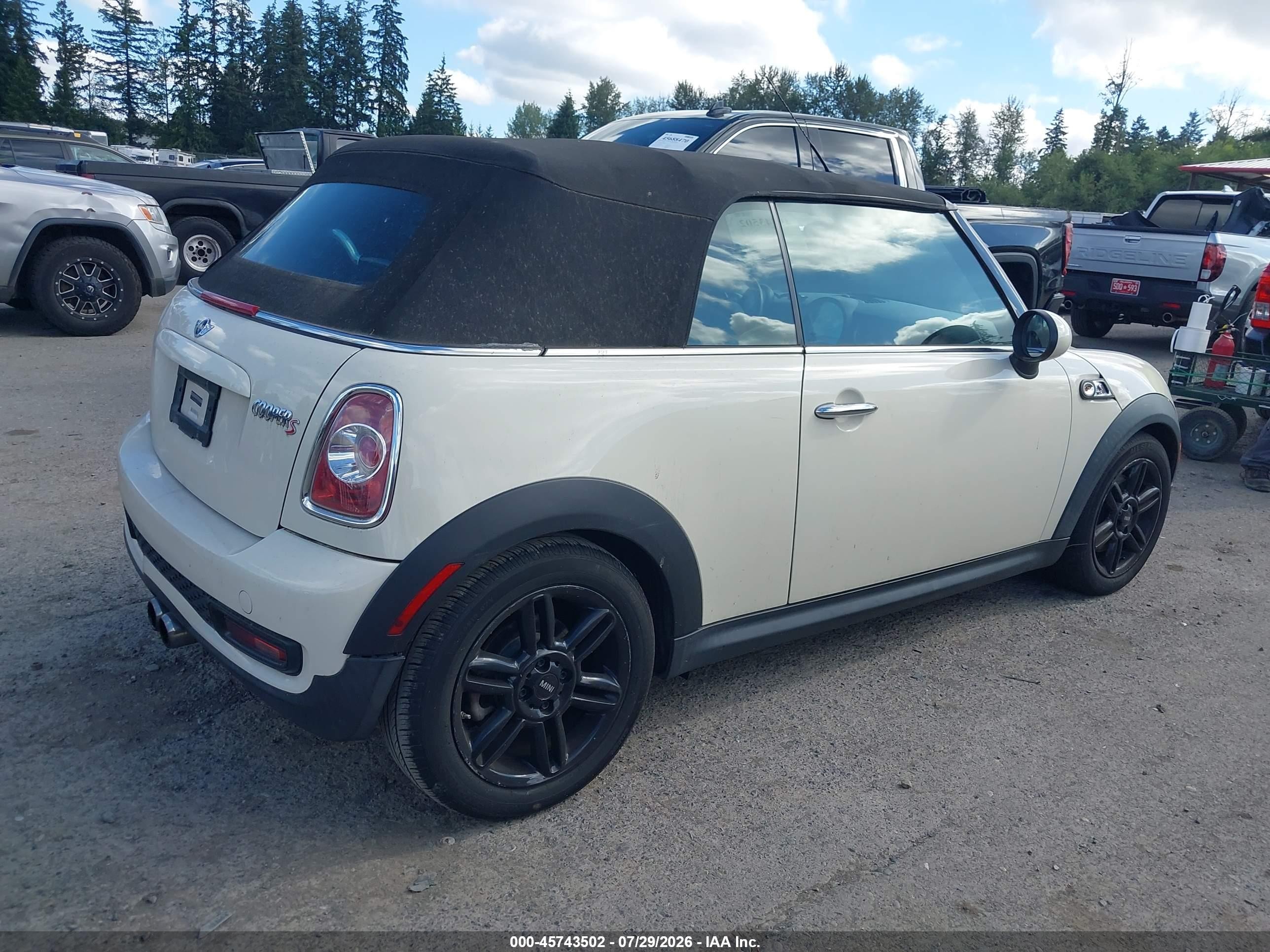 2012 Mini Cooper S   Белый vin: WMWZP3C51CT250357