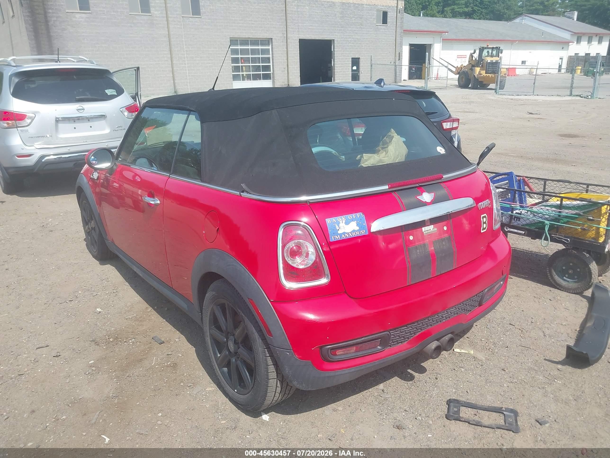 2013 Mini Convertible Cooper S Red vin: WMWZP3C51DT705791