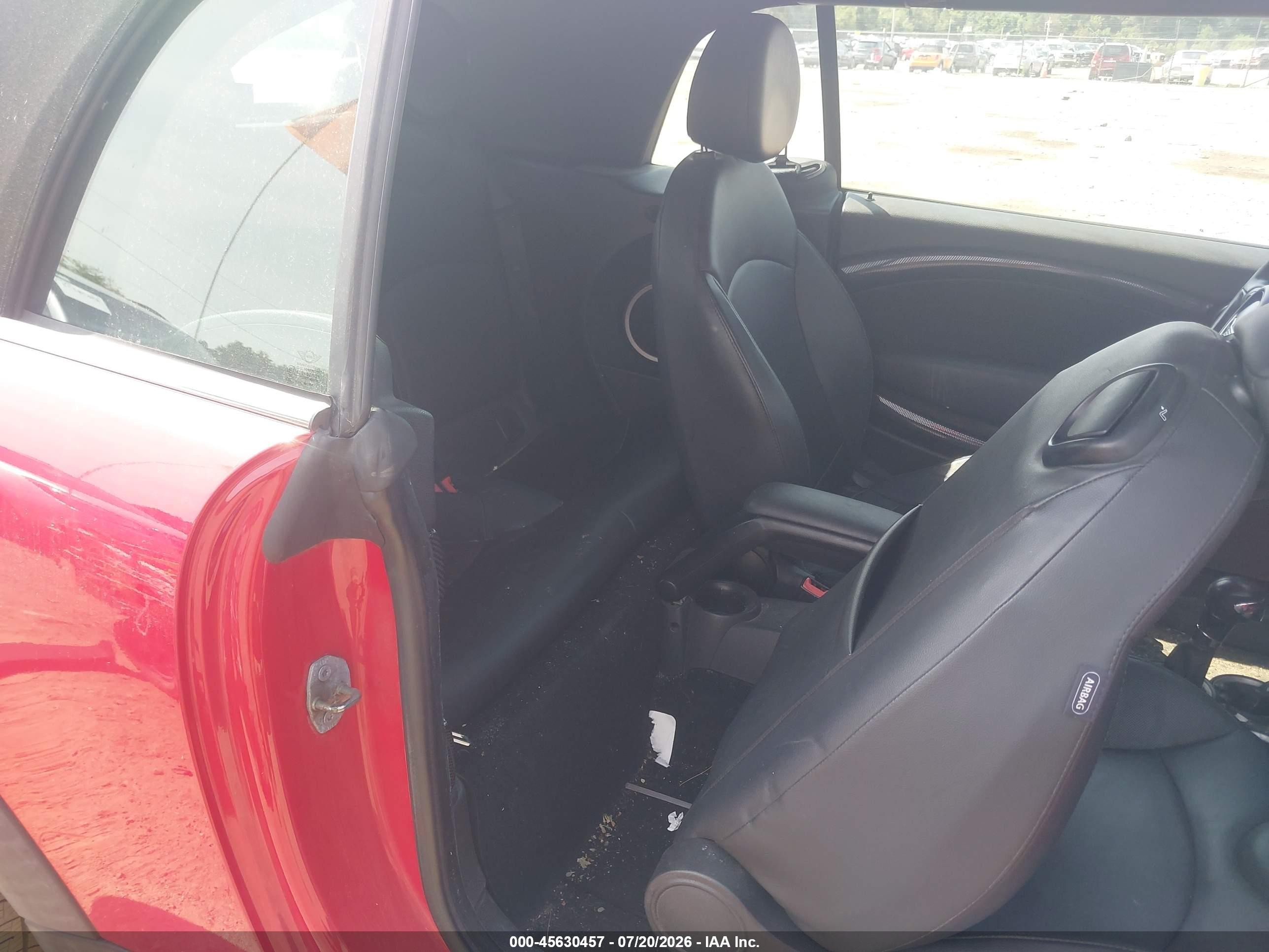 2013 Mini Convertible Cooper S Red vin: WMWZP3C51DT705791