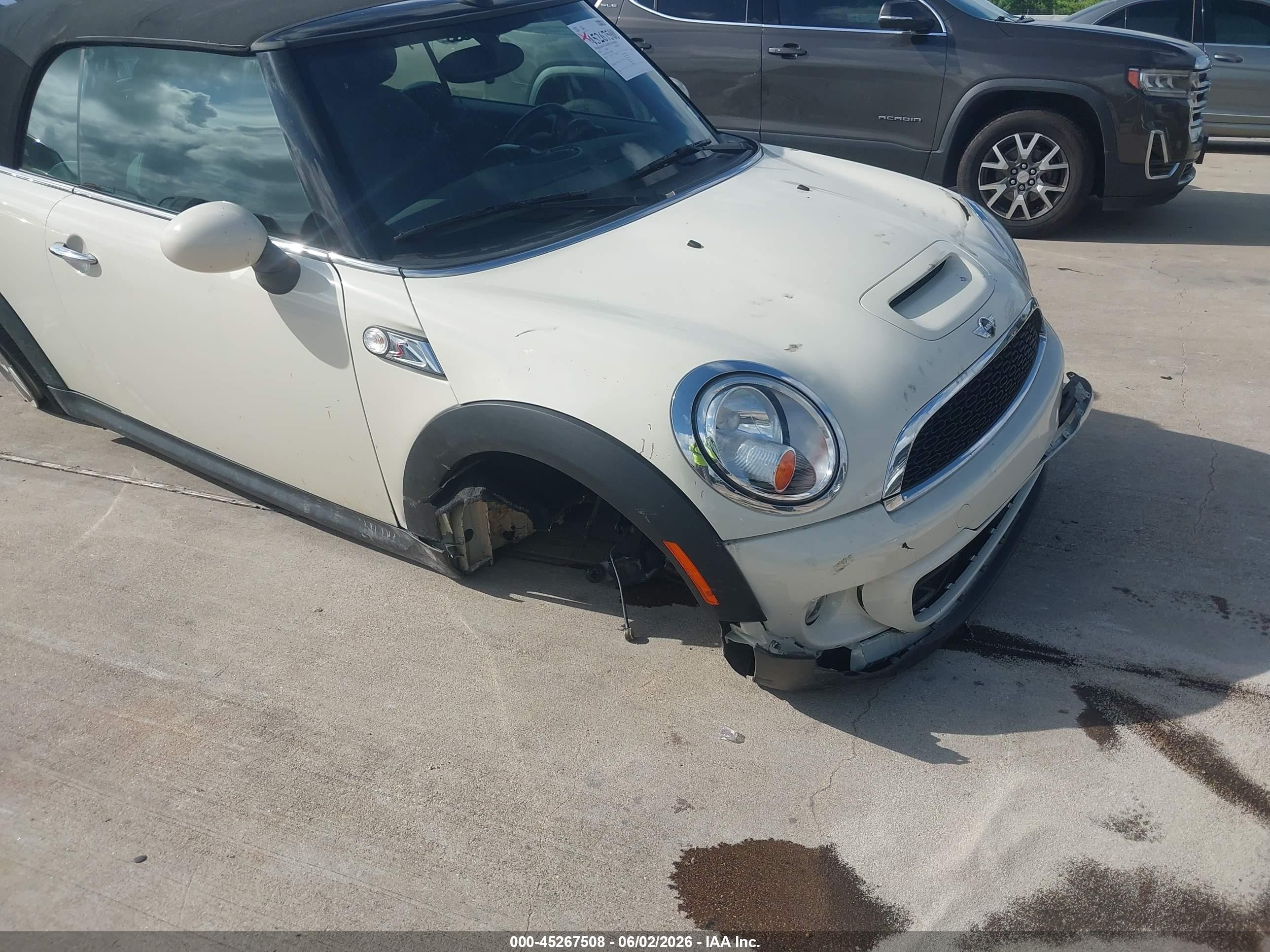 2011 Mini Cooper S   White vin: WMWZP3C52BT249085