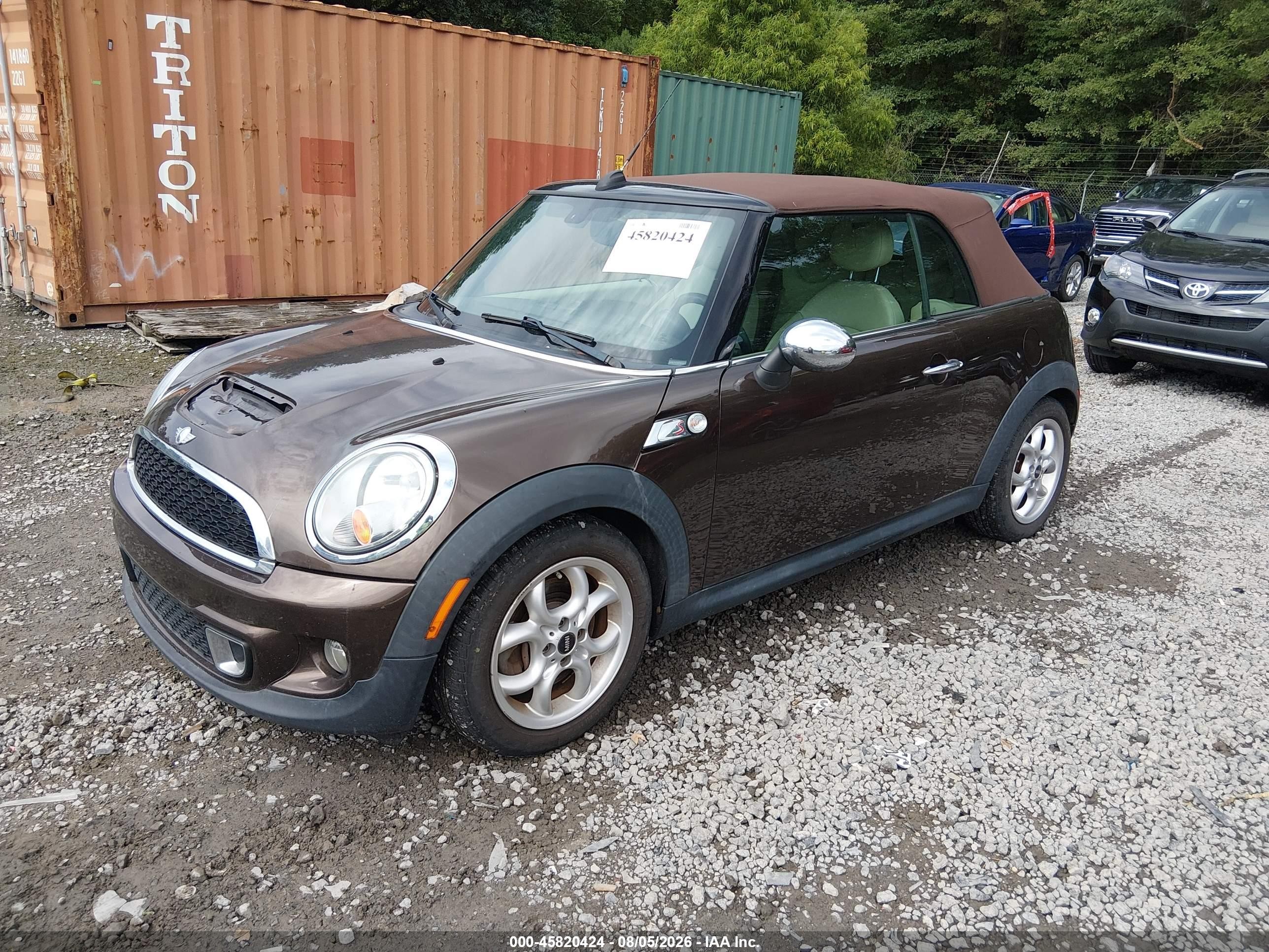 2011 Mini Cooper S   Brown vin: WMWZP3C54BTX84421