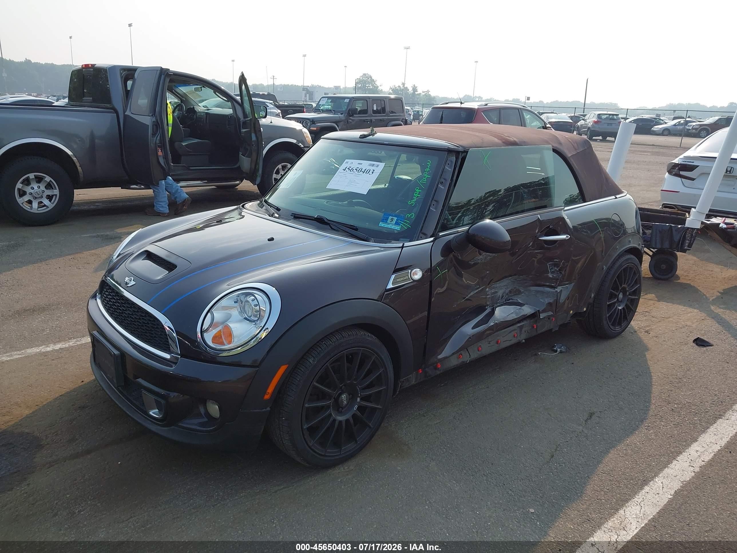 2012 Mini Cooper S   Коричневый vin: WMWZP3C54CT549857