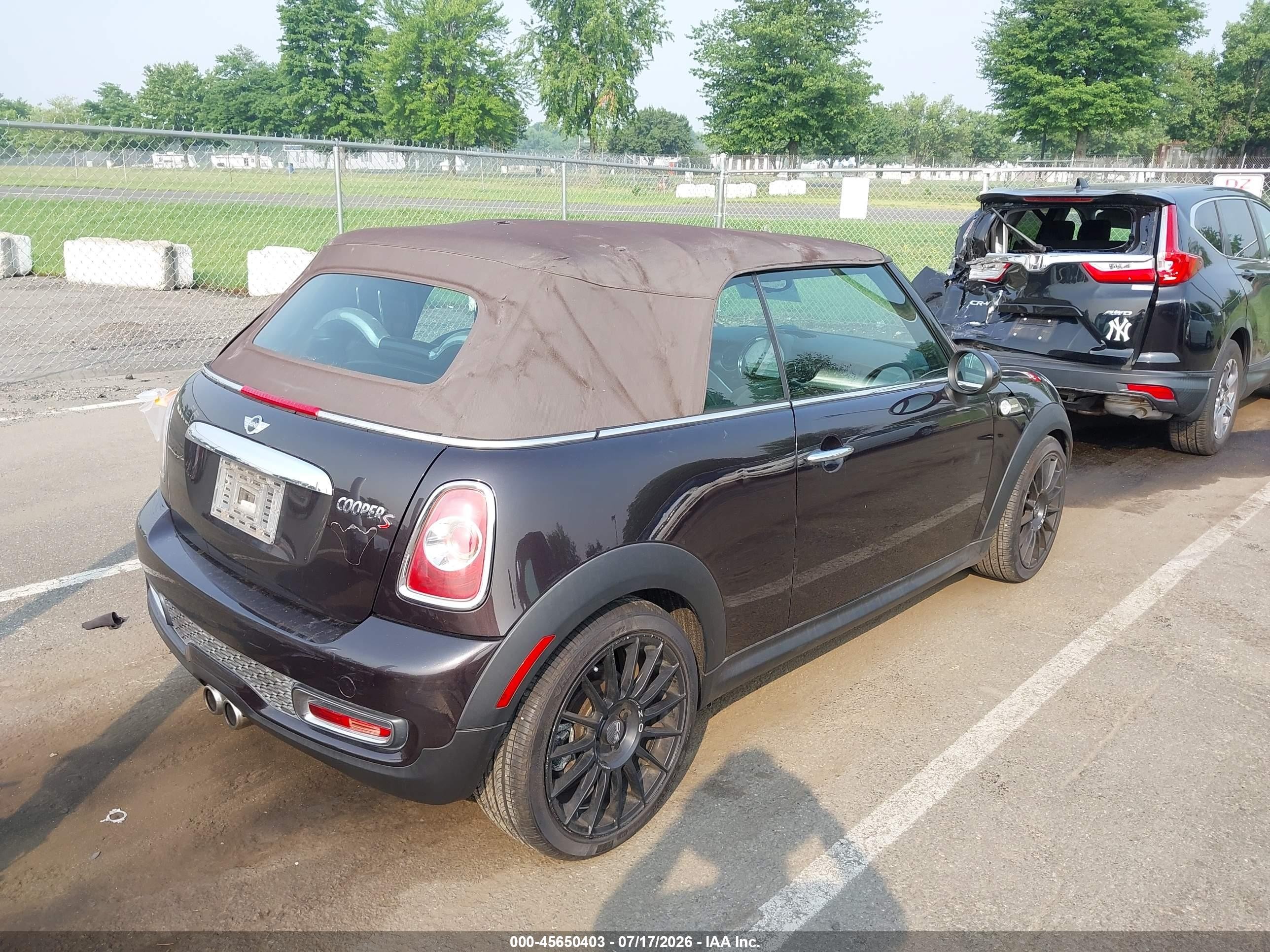 2012 Mini Cooper S   Коричневый vin: WMWZP3C54CT549857