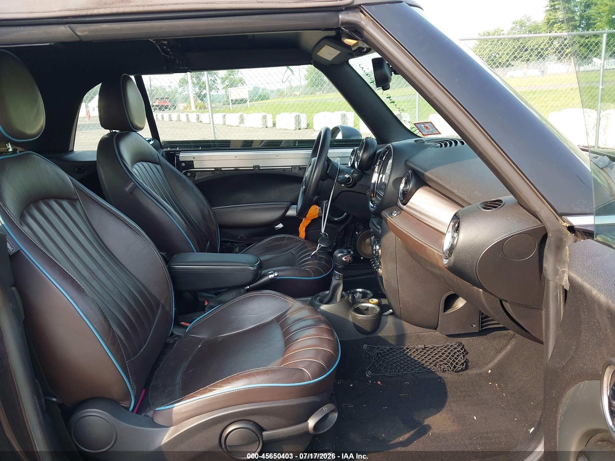 2012 Mini Cooper S   Коричневый vin: WMWZP3C54CT549857