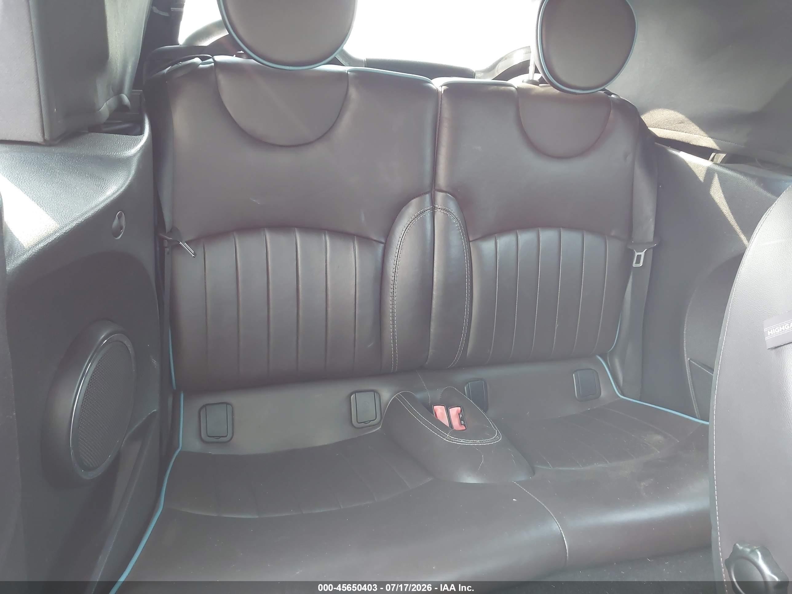 2012 Mini Cooper S   Коричневый vin: WMWZP3C54CT549857