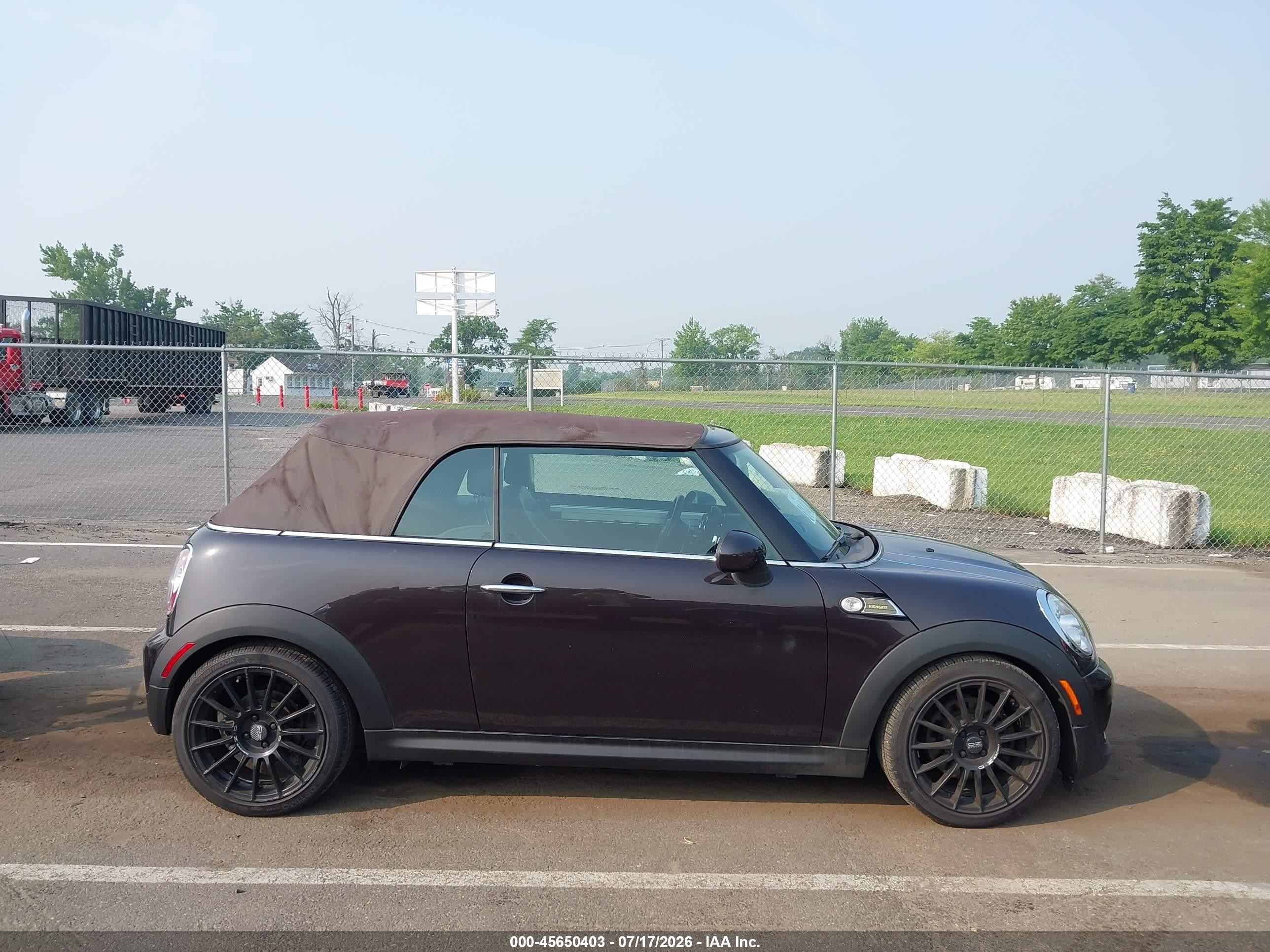 2012 Mini Cooper S   Коричневый vin: WMWZP3C54CT549857