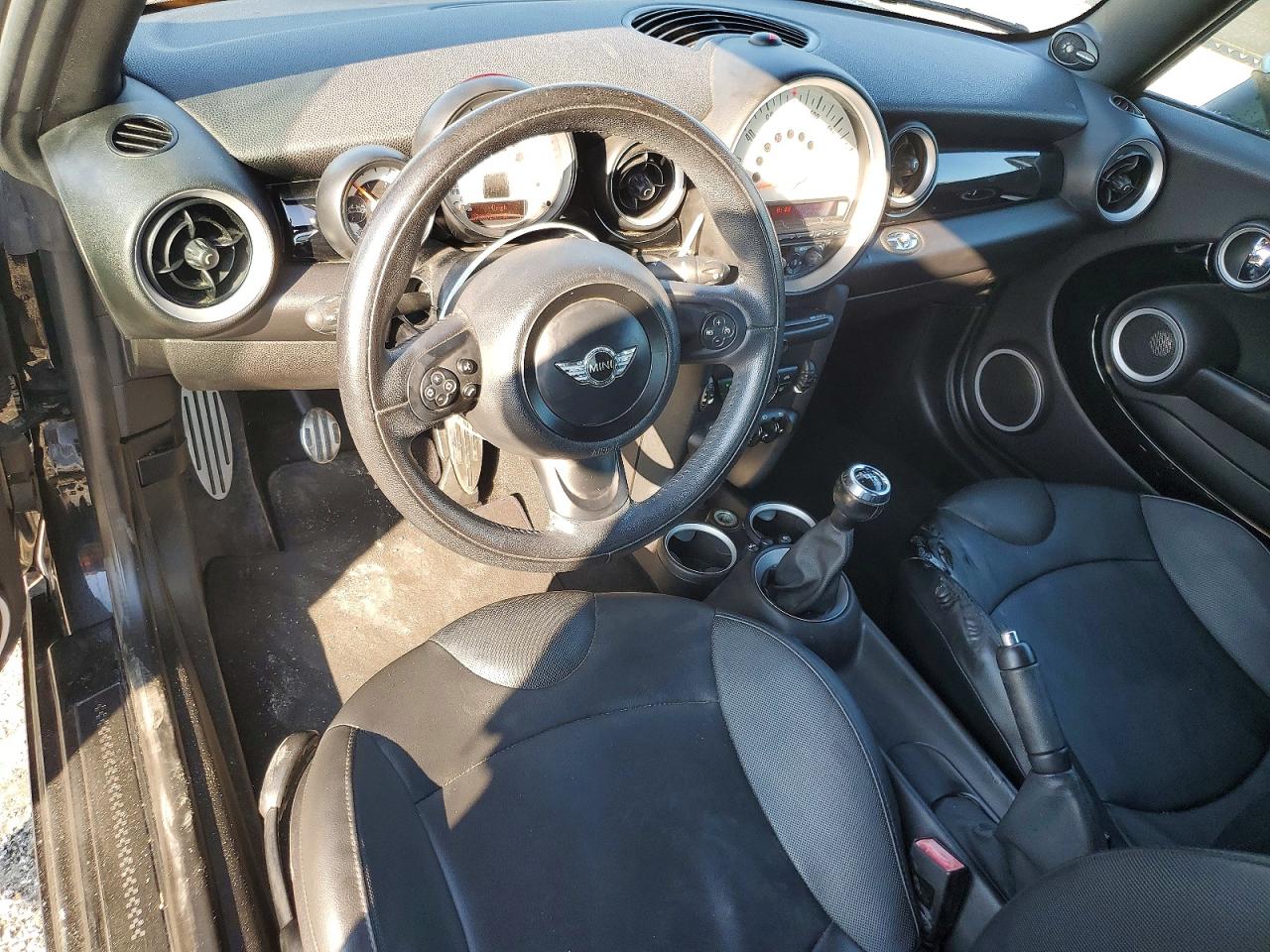 2014 Mini Cooper Con Black vin: WMWZP3C54ET298082