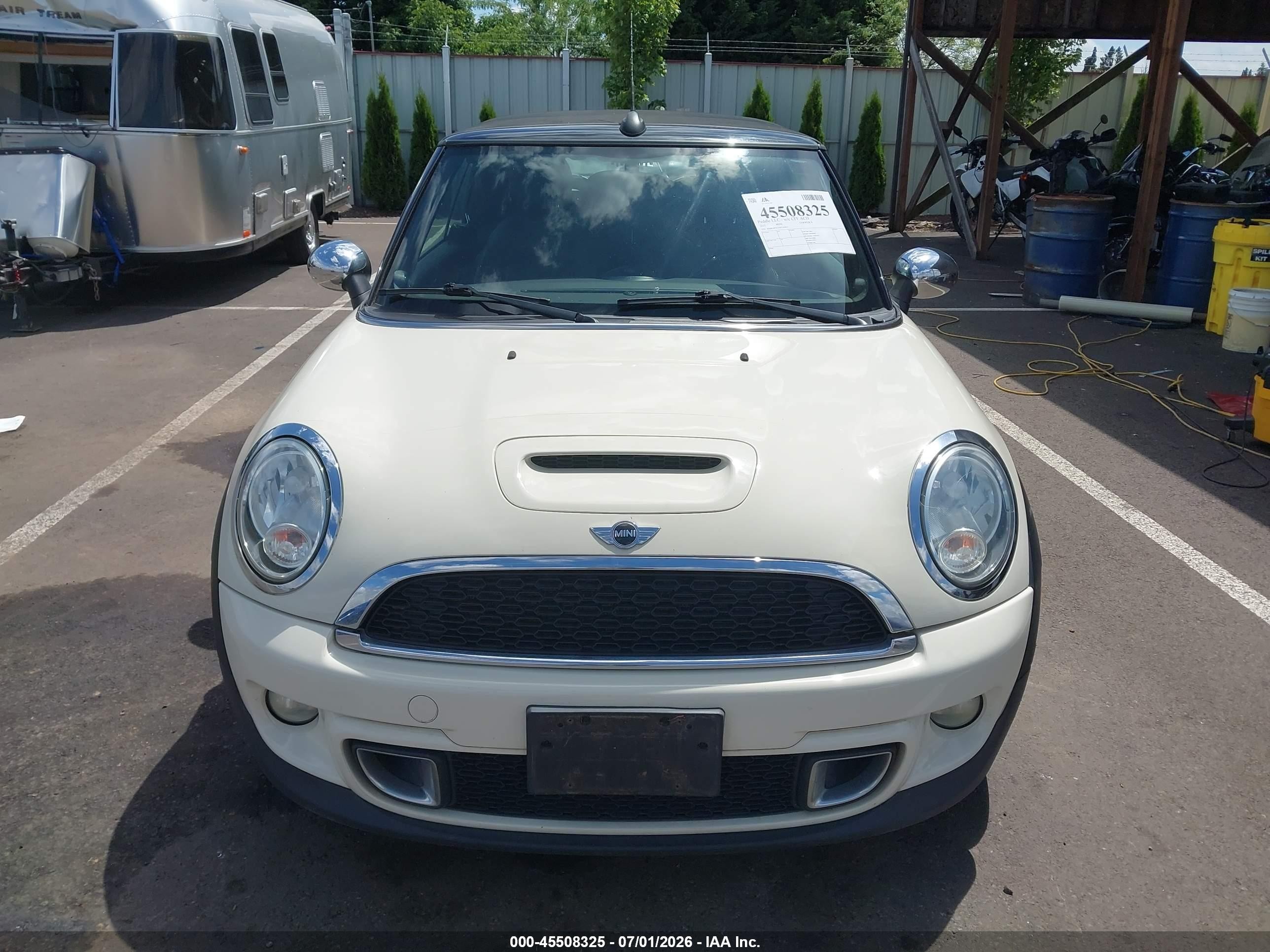 2011 Mini Cooper S   Cream vin: WMWZP3C55BT249033