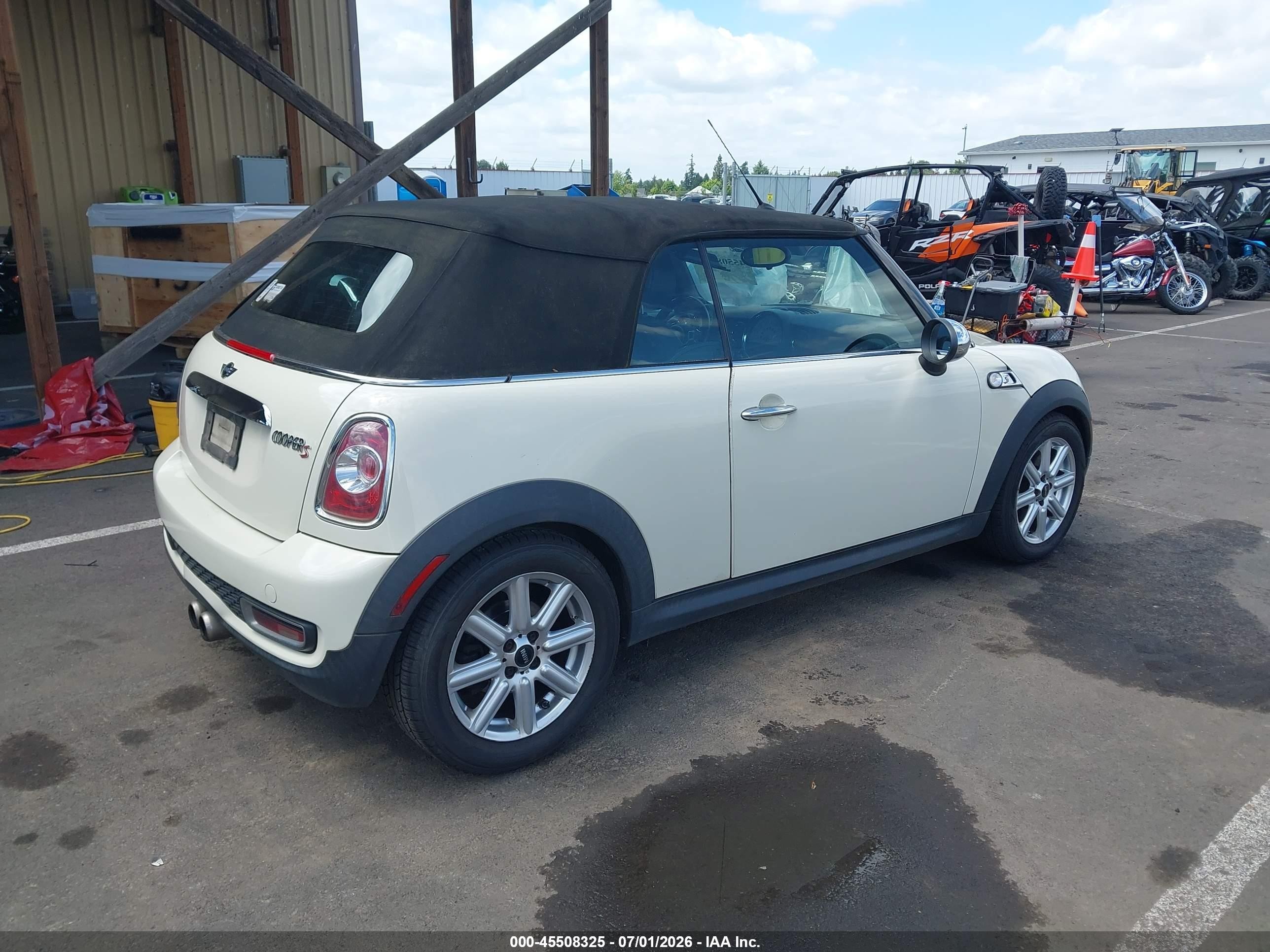 2011 Mini Cooper S   Cream vin: WMWZP3C55BT249033