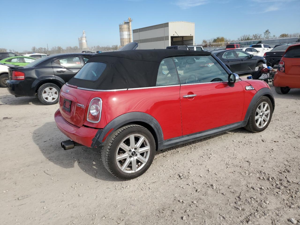 2011 Mini Cooper S Red vin: WMWZP3C56BTX84257