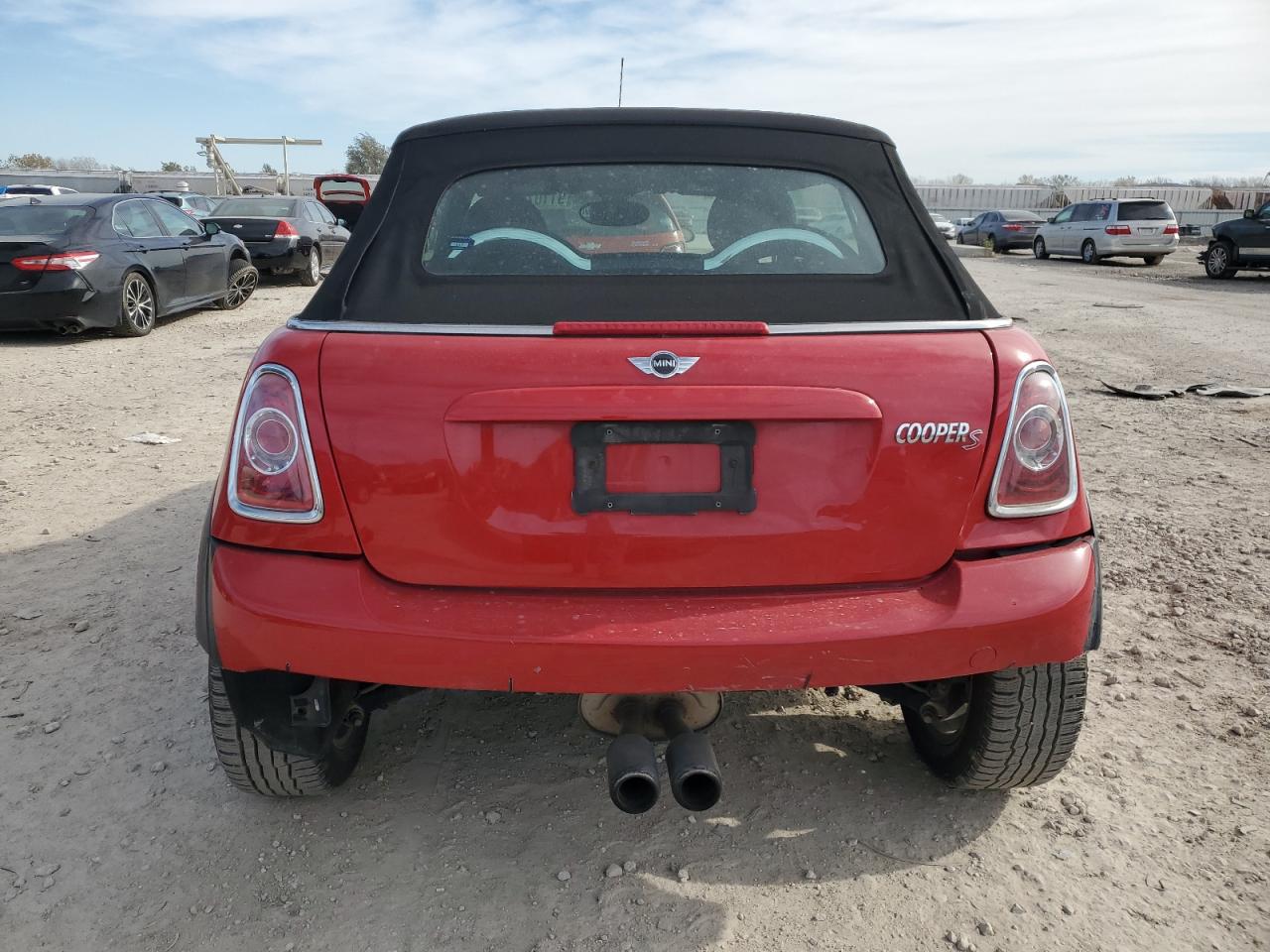 2011 Mini Cooper S Red vin: WMWZP3C56BTX84257