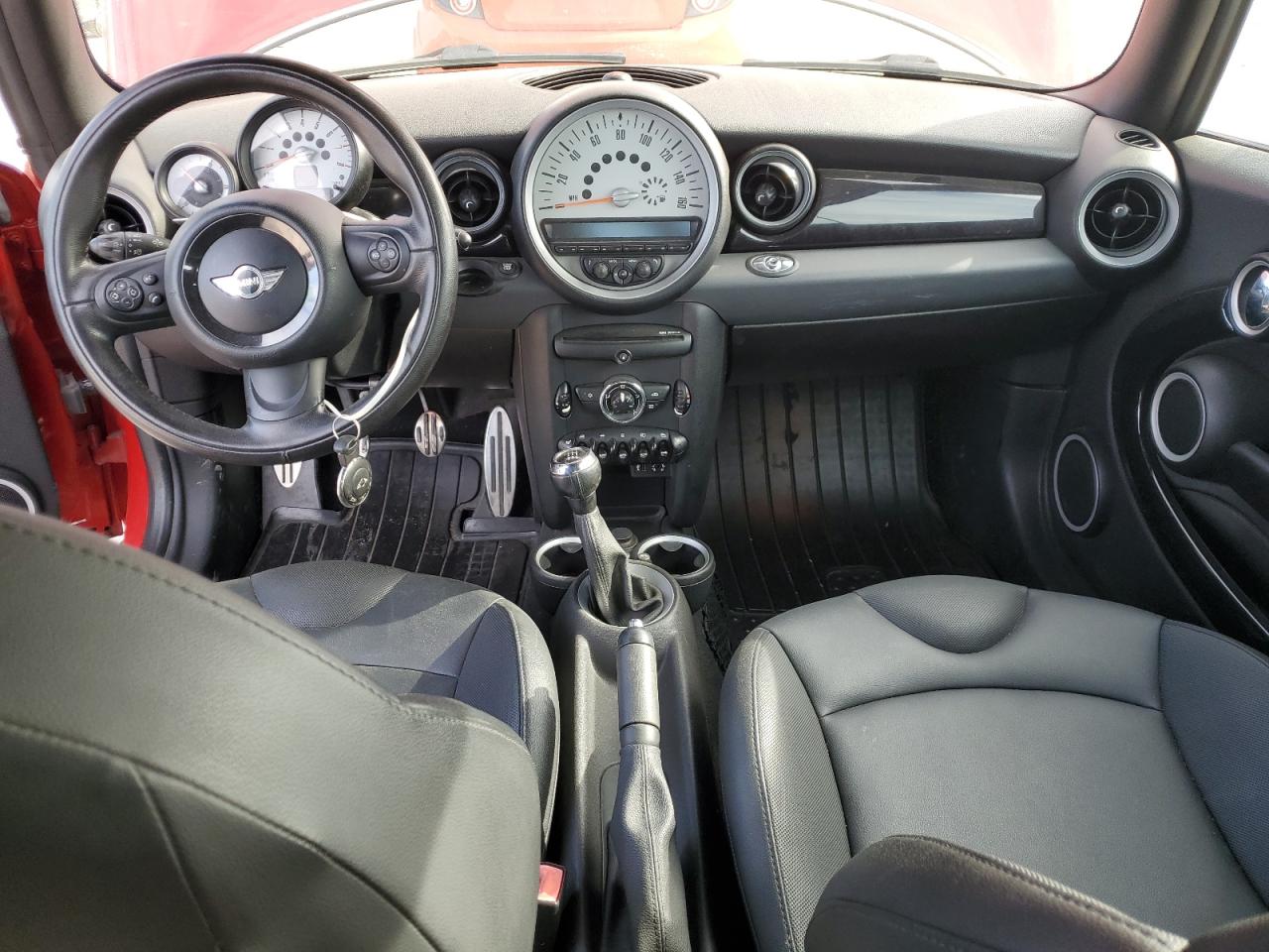 2011 Mini Cooper S Red vin: WMWZP3C56BTX84257