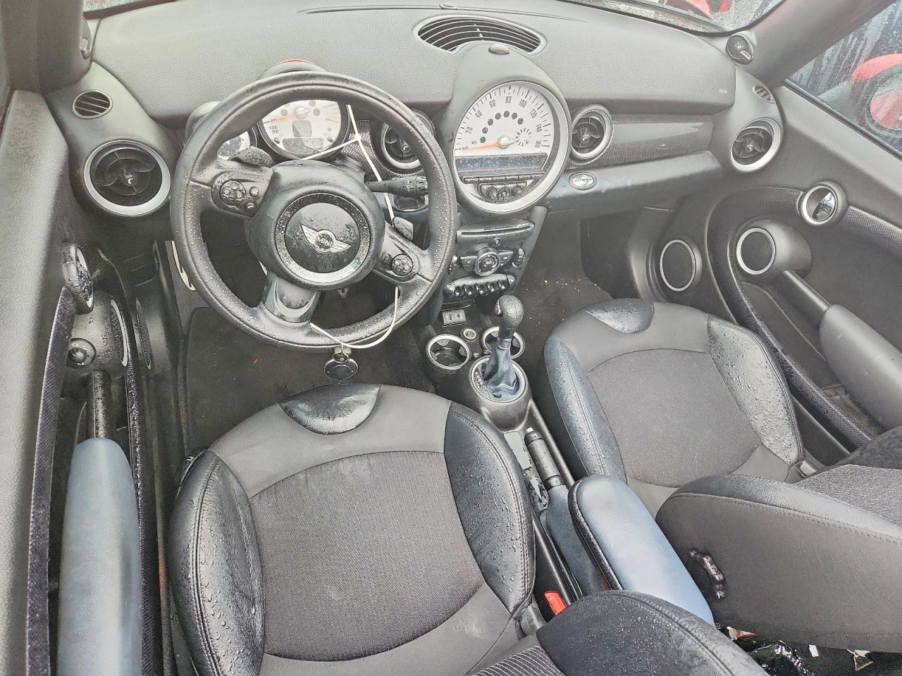 2013 Mini Cooper S Red vin: WMWZP3C56DT705172