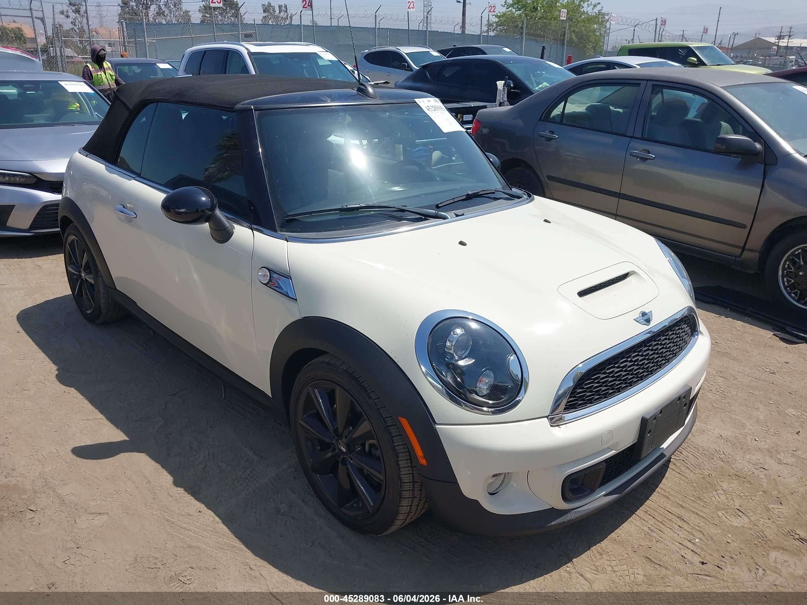 2014 Mini Convertible Cooper S Cream vin: WMWZP3C57ET707157