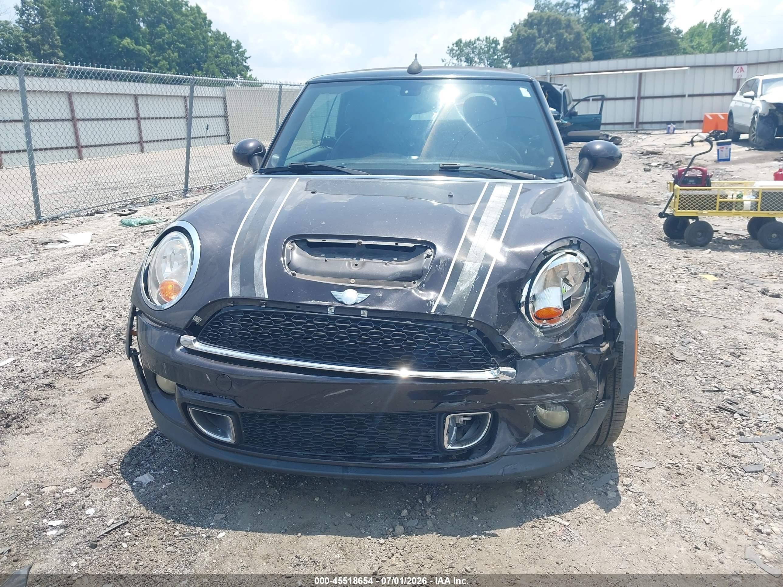 2013 Mini Convertible Cooper S Burgundy vin: WMWZP3C59DT550827